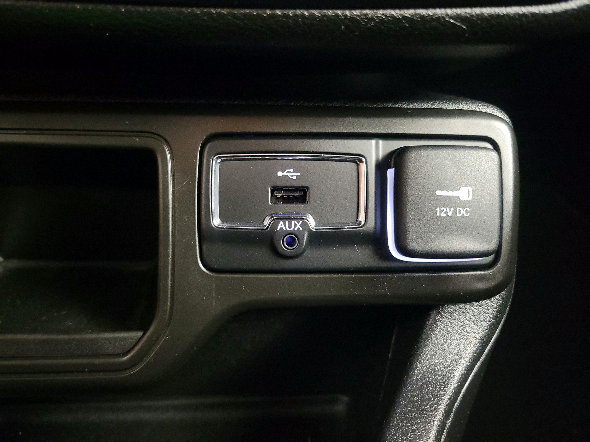 Thumbnail: 2020 Jeep Renegade - 18