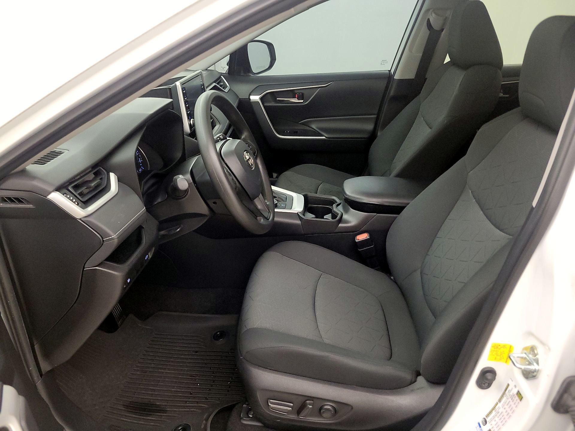 Thumbnail: 2021 Toyota RAV4 - 11