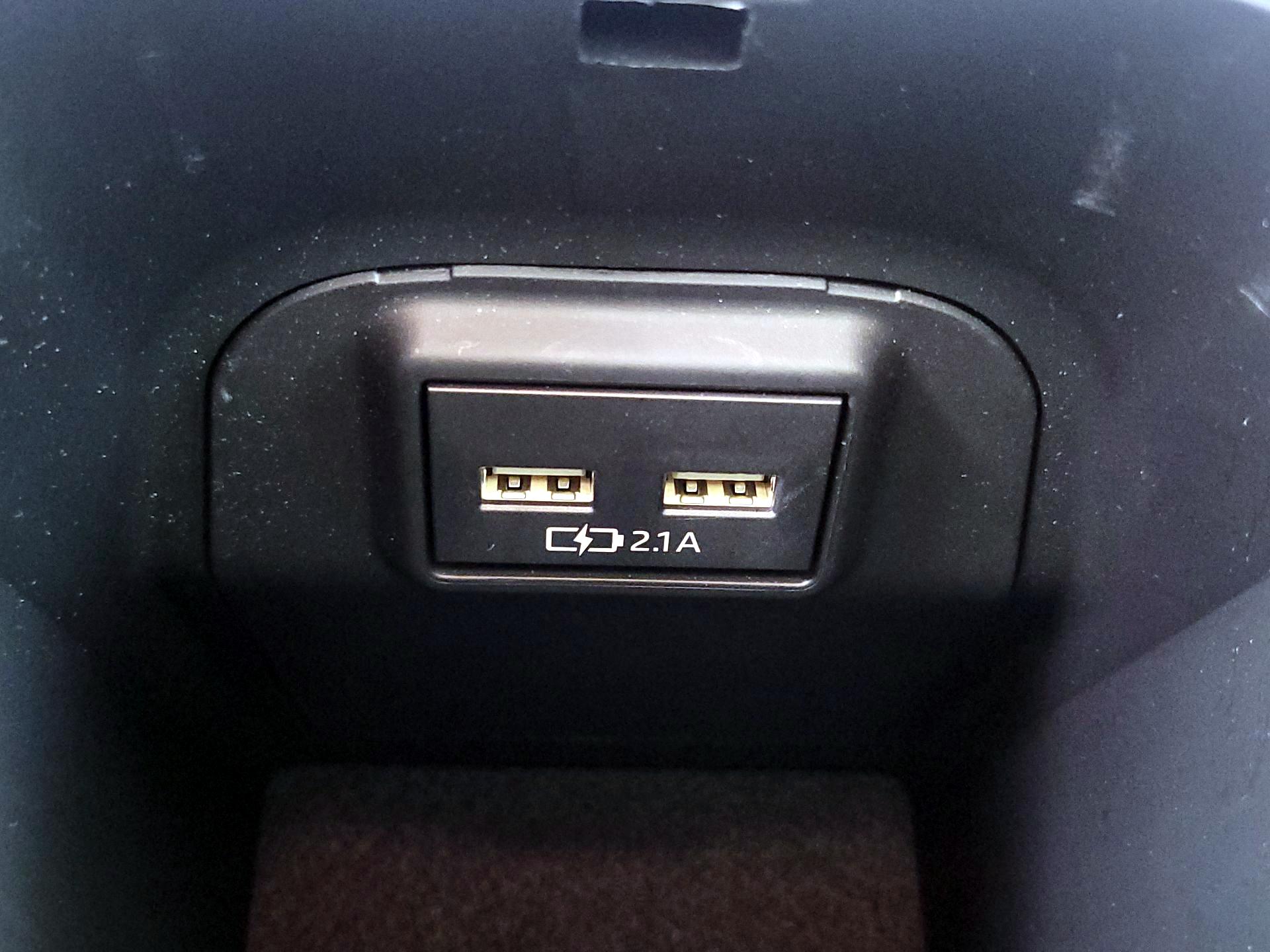 Thumbnail: 2021 Toyota RAV4 - 18