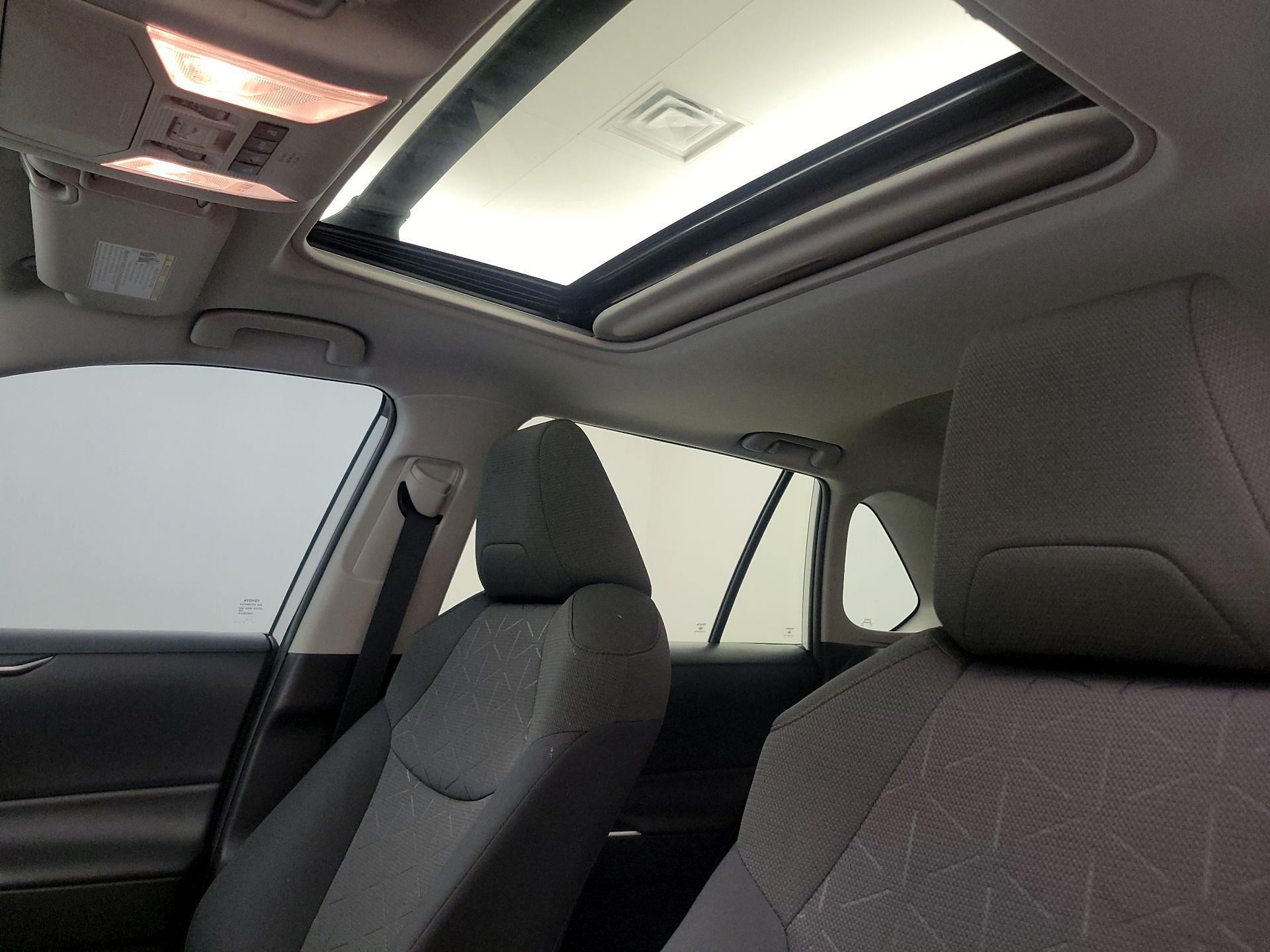 Thumbnail: 2021 Toyota RAV4 - 19