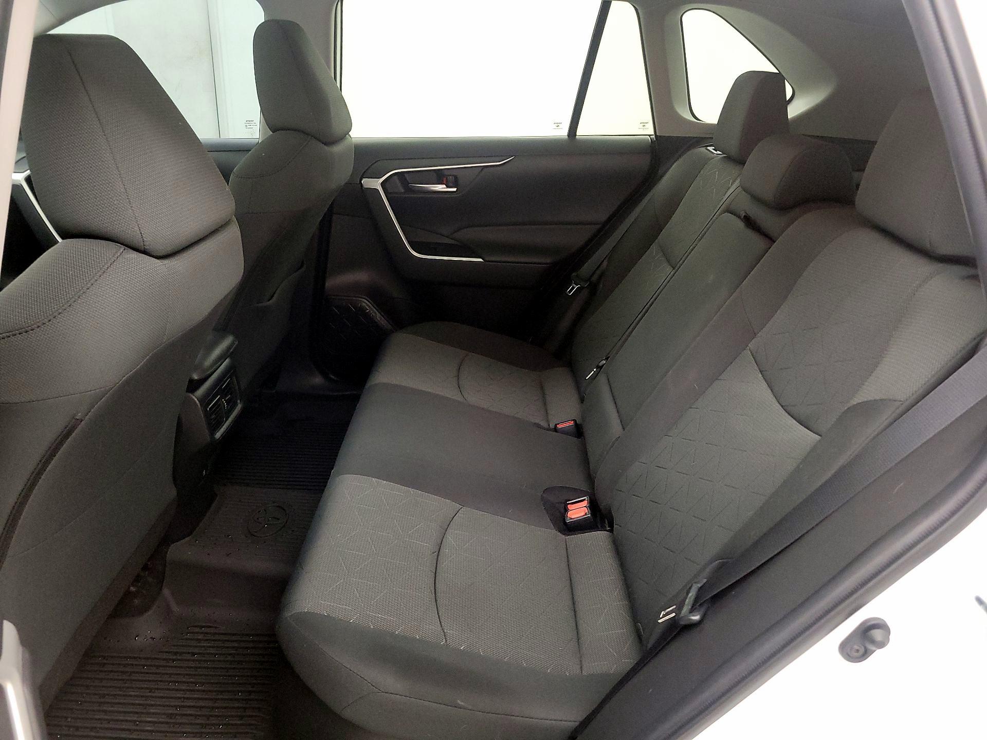 Thumbnail: 2021 Toyota RAV4 - 20