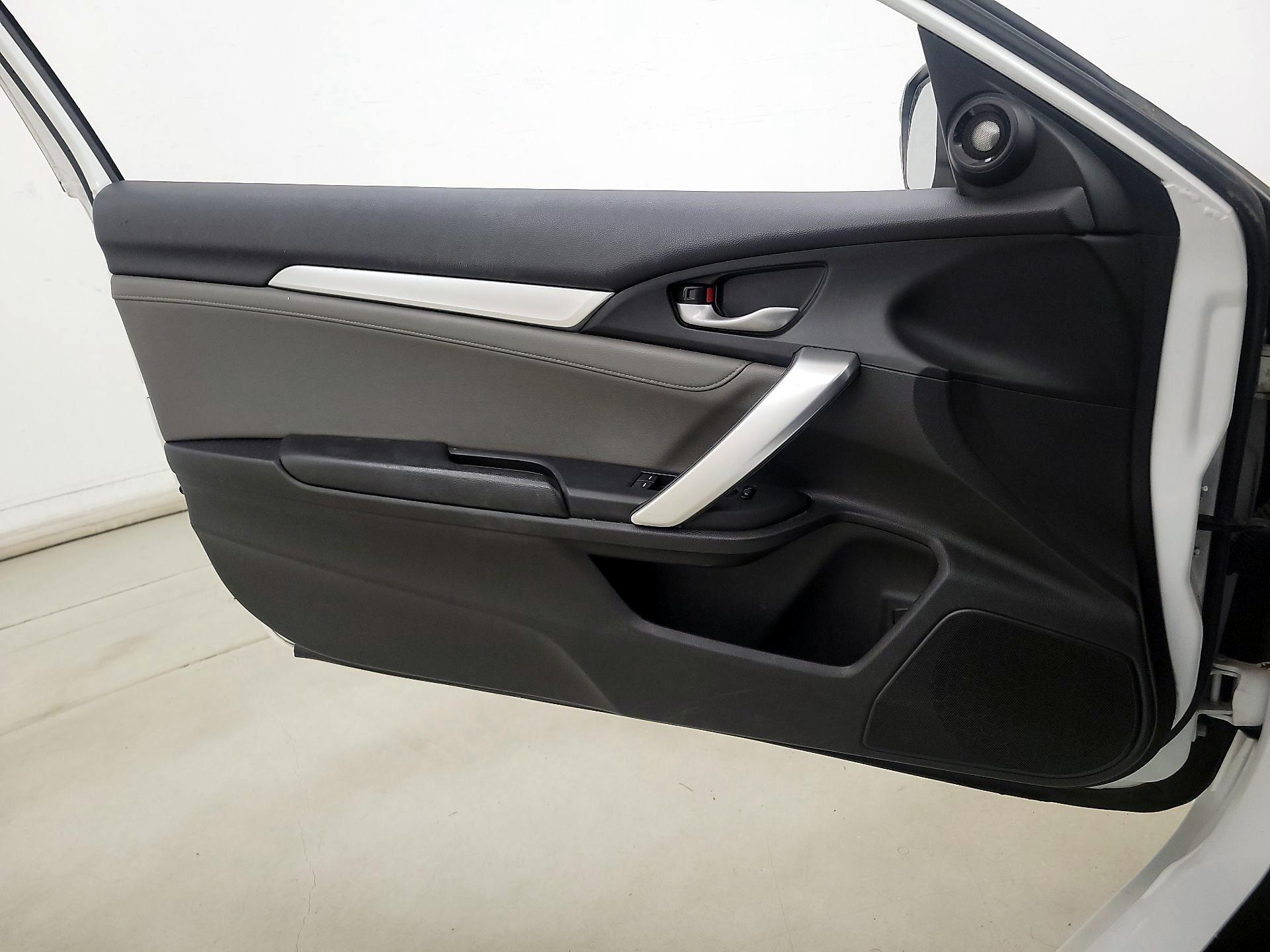 Thumbnail: 2016 Honda Civic - 12