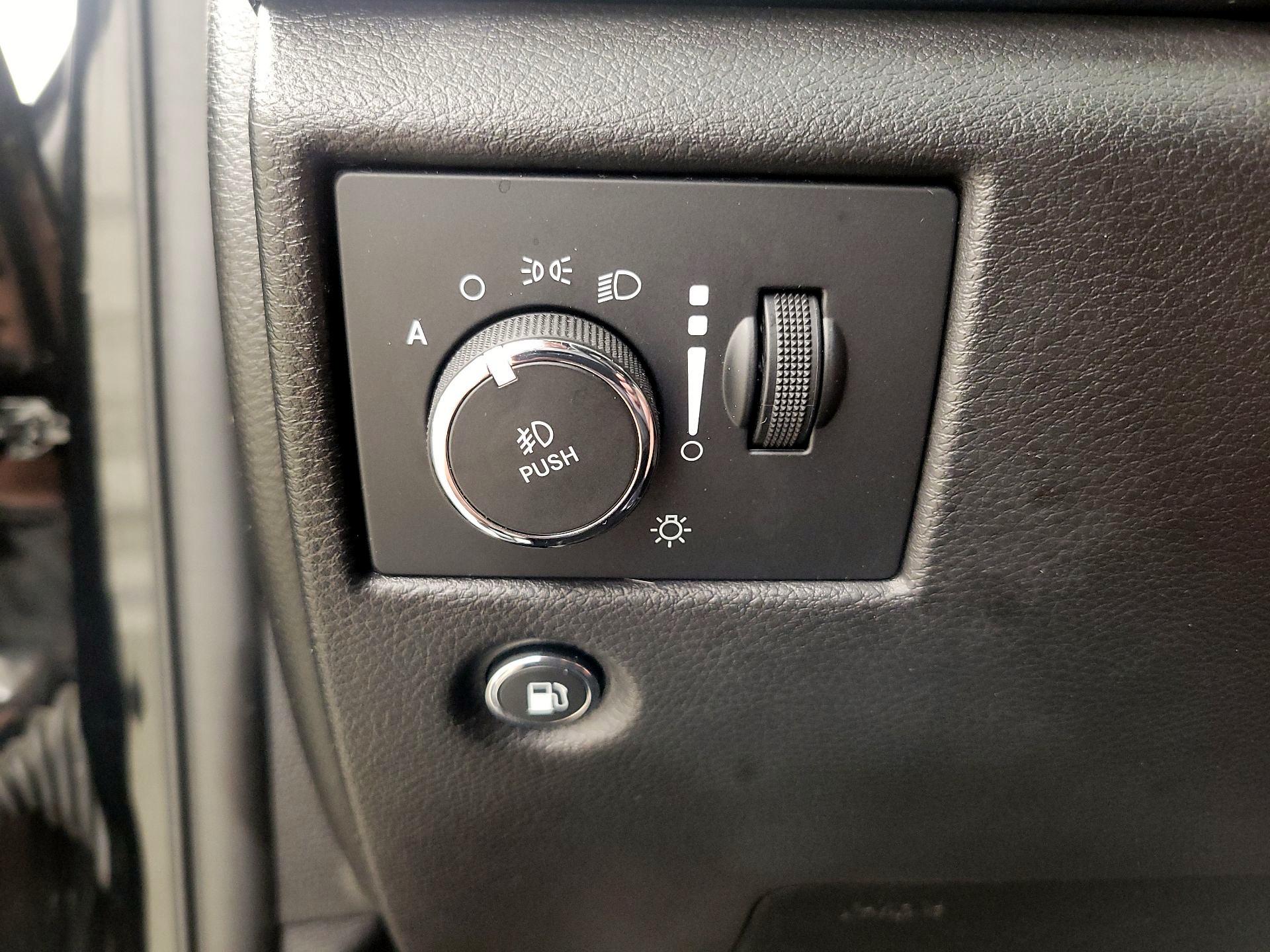 Thumbnail: 2021 Jeep Grand Cherokee - 13