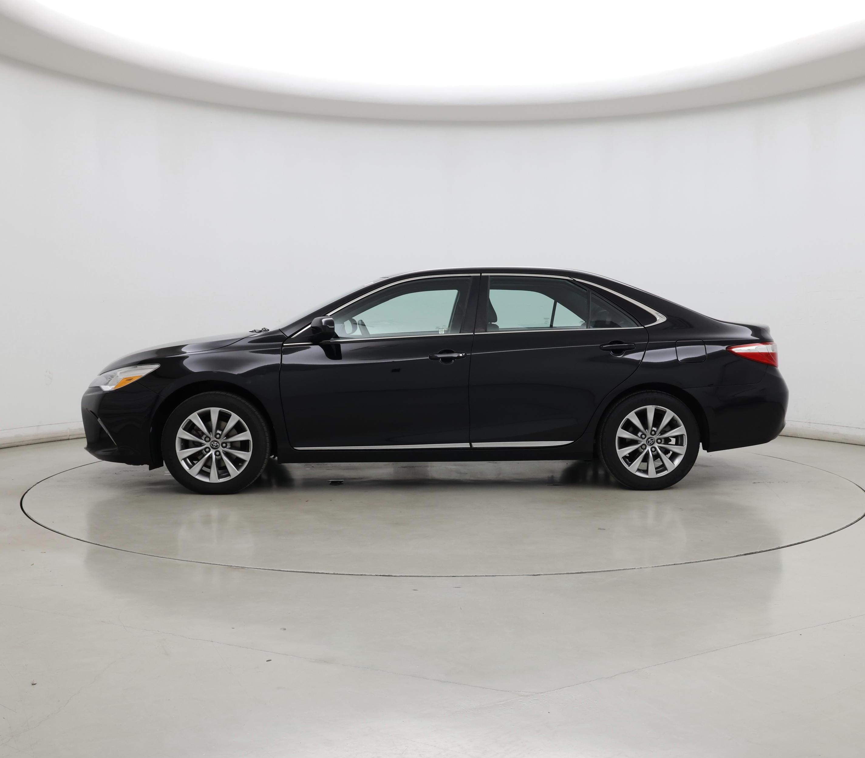 Thumbnail: 2017 Toyota Camry - 3