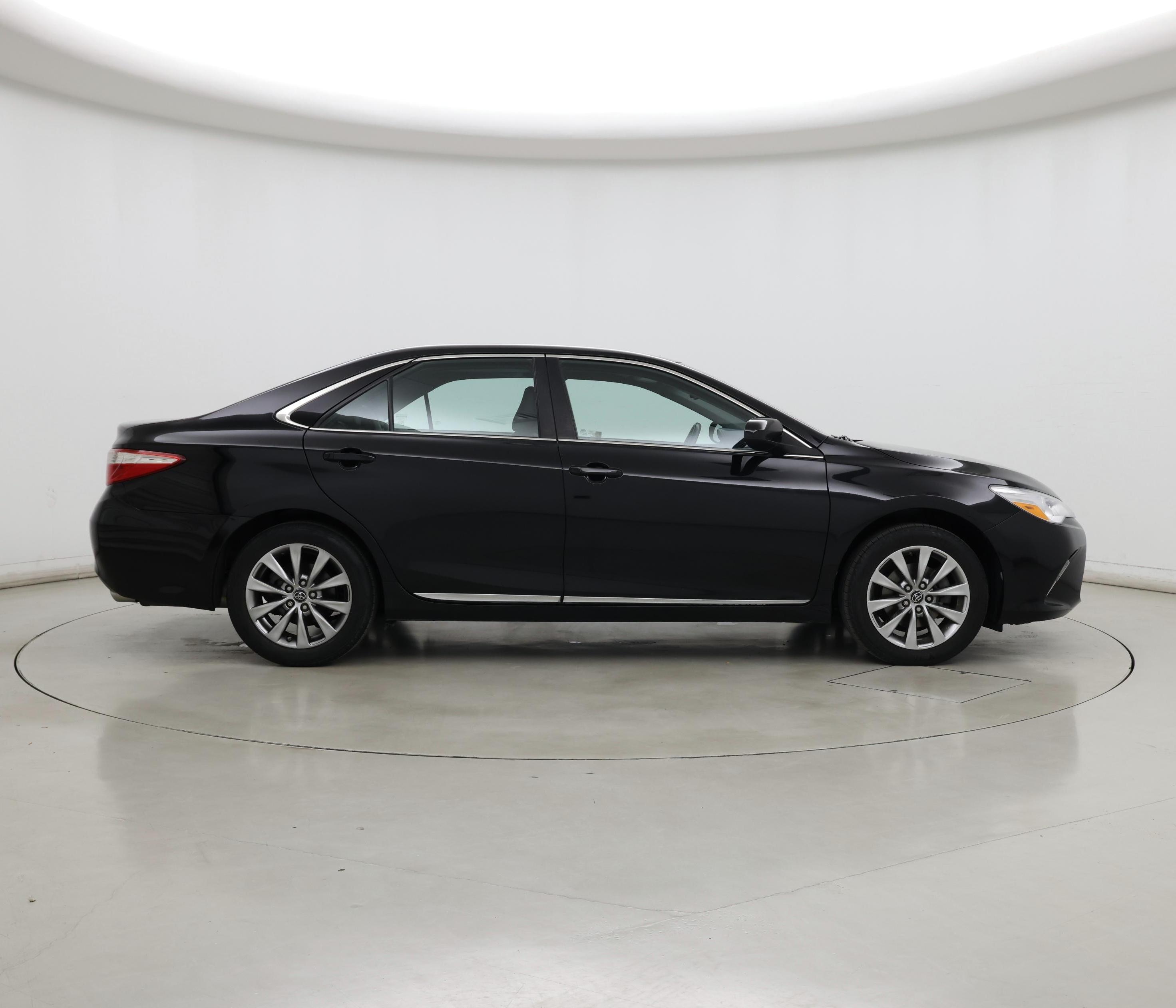 Thumbnail: 2017 Toyota Camry - 7