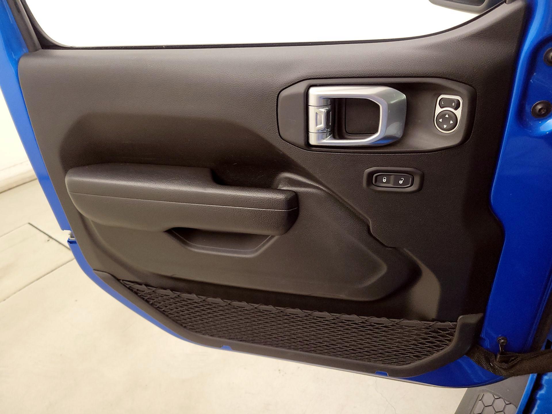 Thumbnail: 2022 Jeep Wrangler - 12