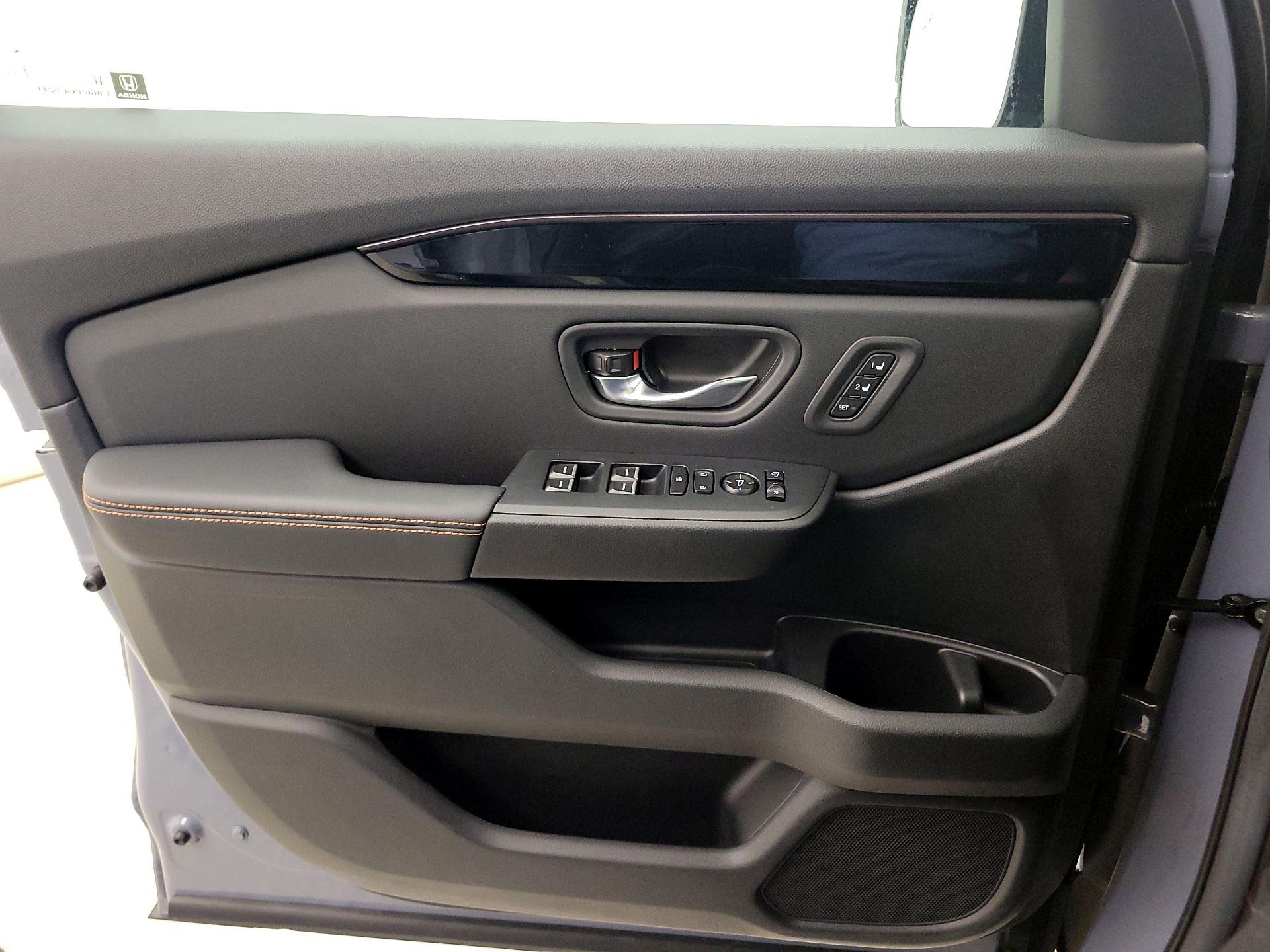 Thumbnail: 2025 Honda Pilot - 12