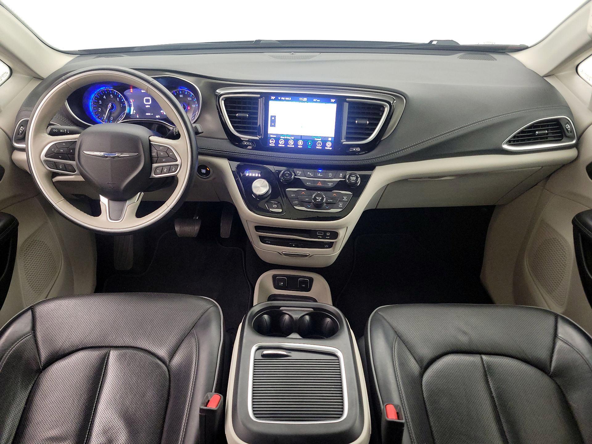 Thumbnail: 2019 Chrysler Pacifica - 9