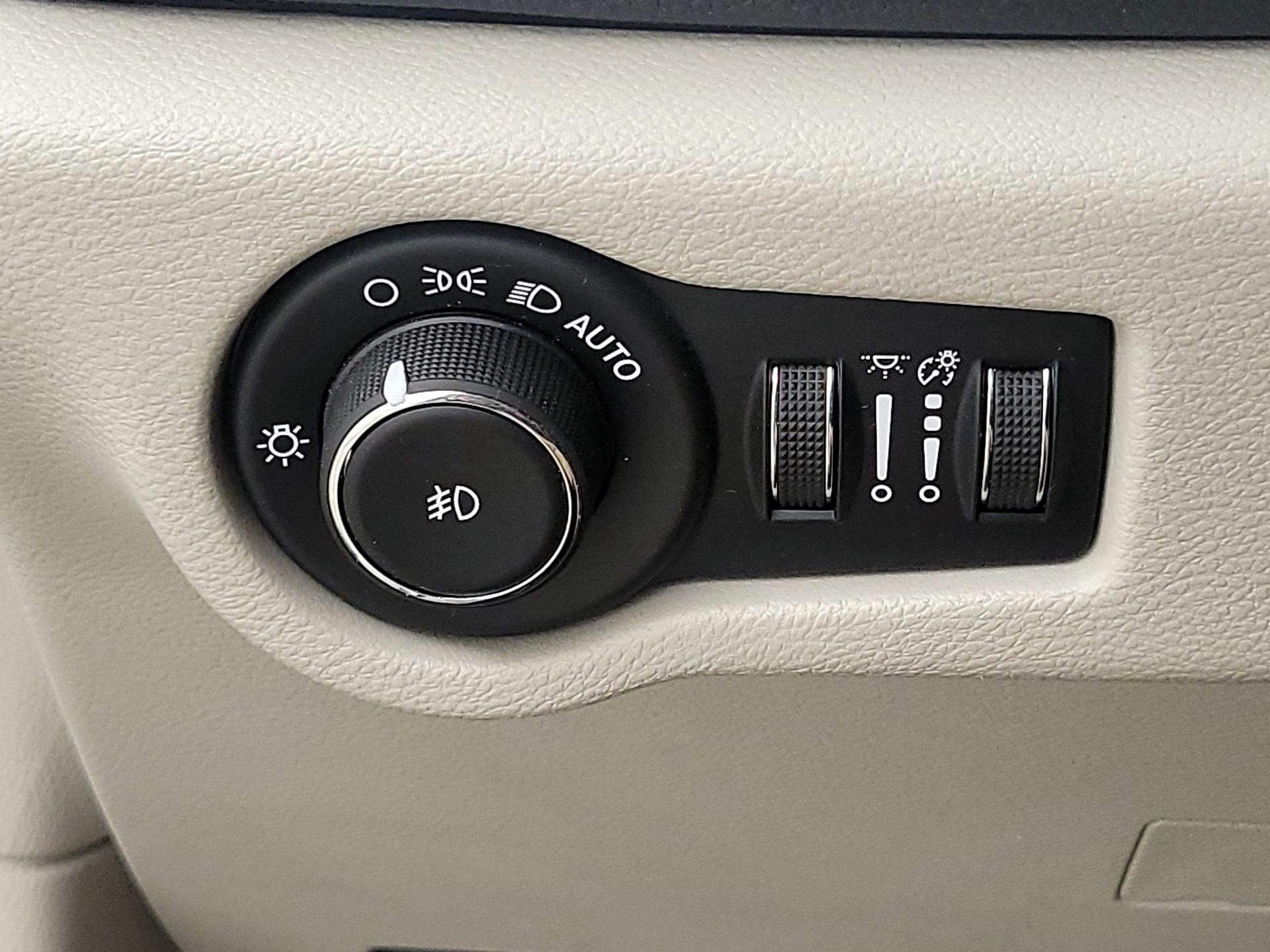 Thumbnail: 2019 Chrysler Pacifica - 13