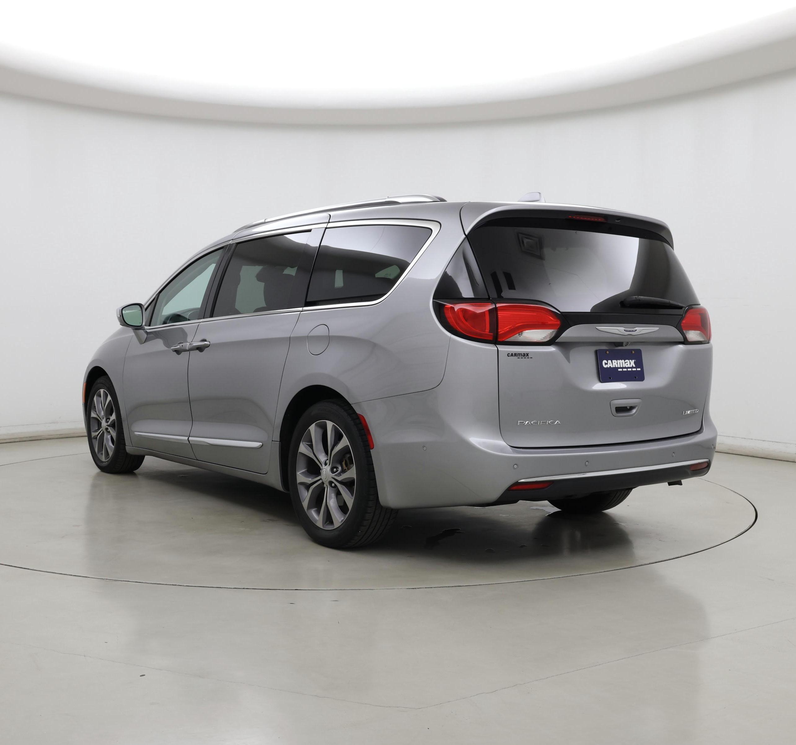 Thumbnail: 2019 Chrysler Pacifica - 2
