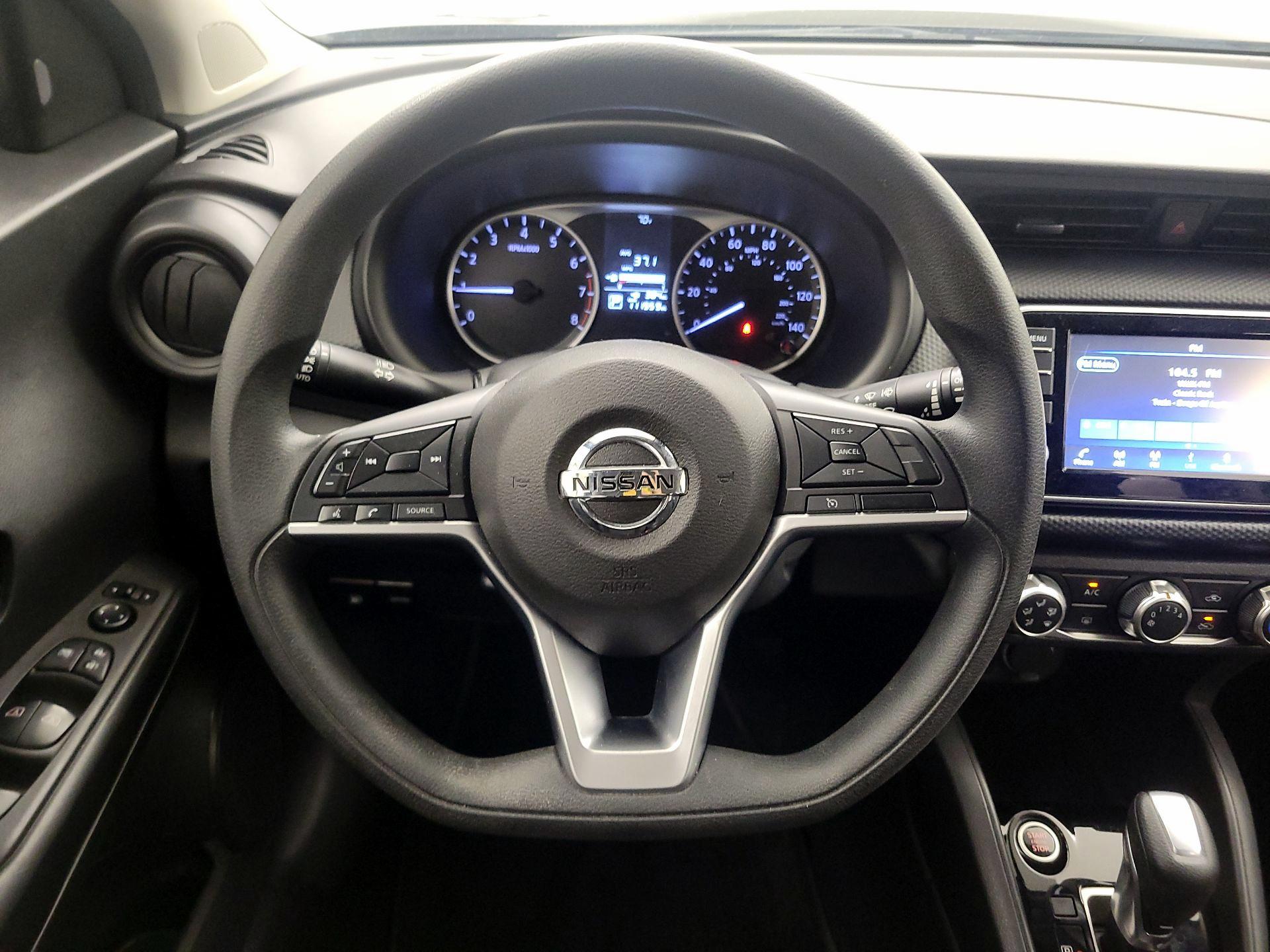 Thumbnail: 2021 Nissan Kicks - 10