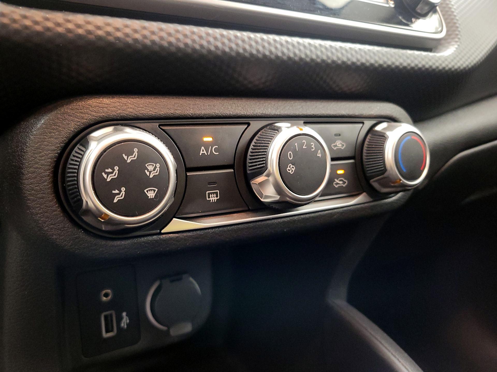 Thumbnail: 2021 Nissan Kicks - 16