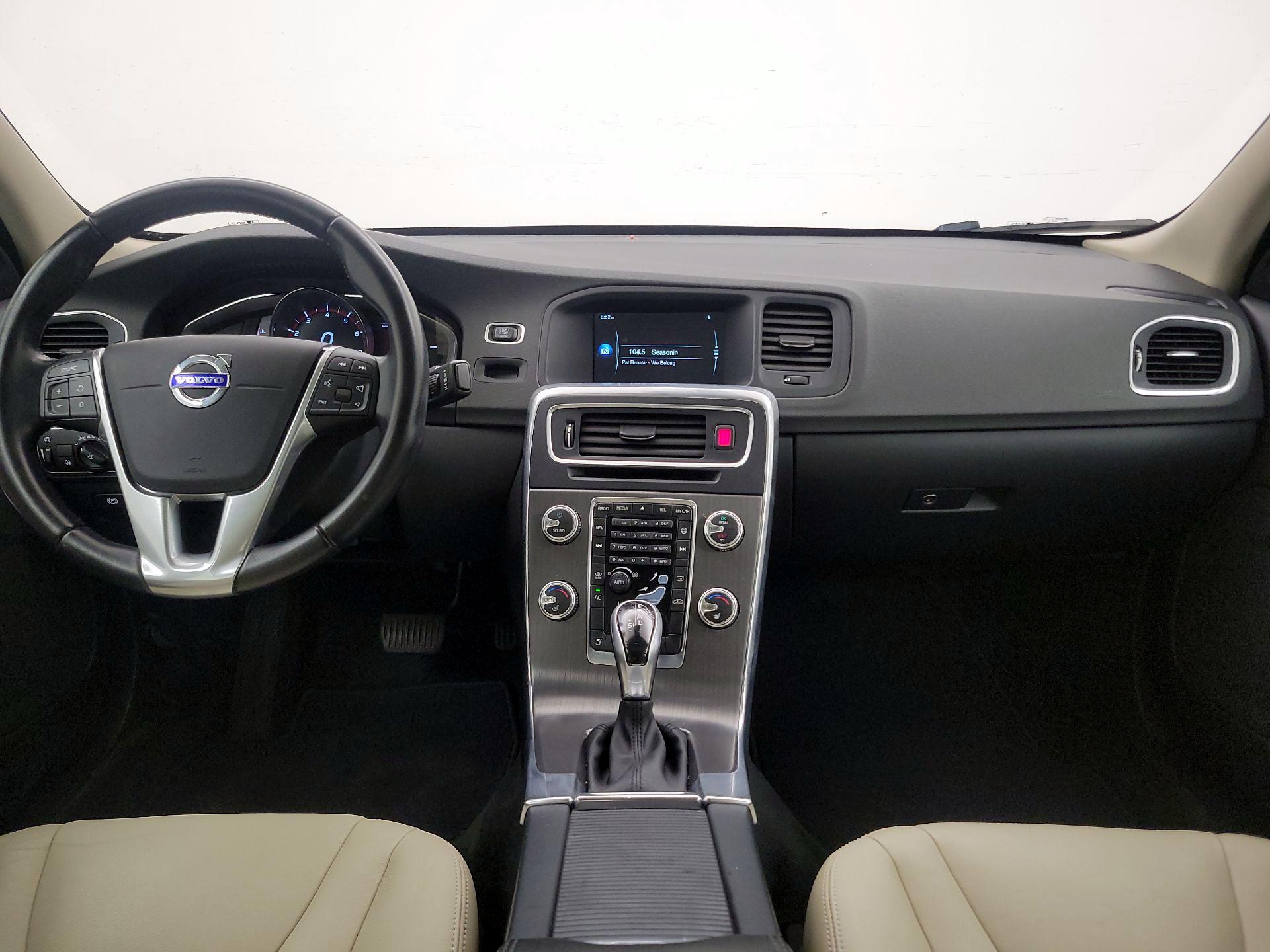 Thumbnail: 2016 Volvo S60 - 9