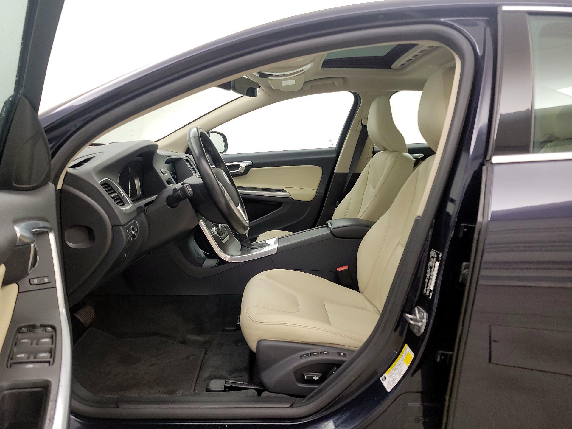 Thumbnail: 2016 Volvo S60 - 11