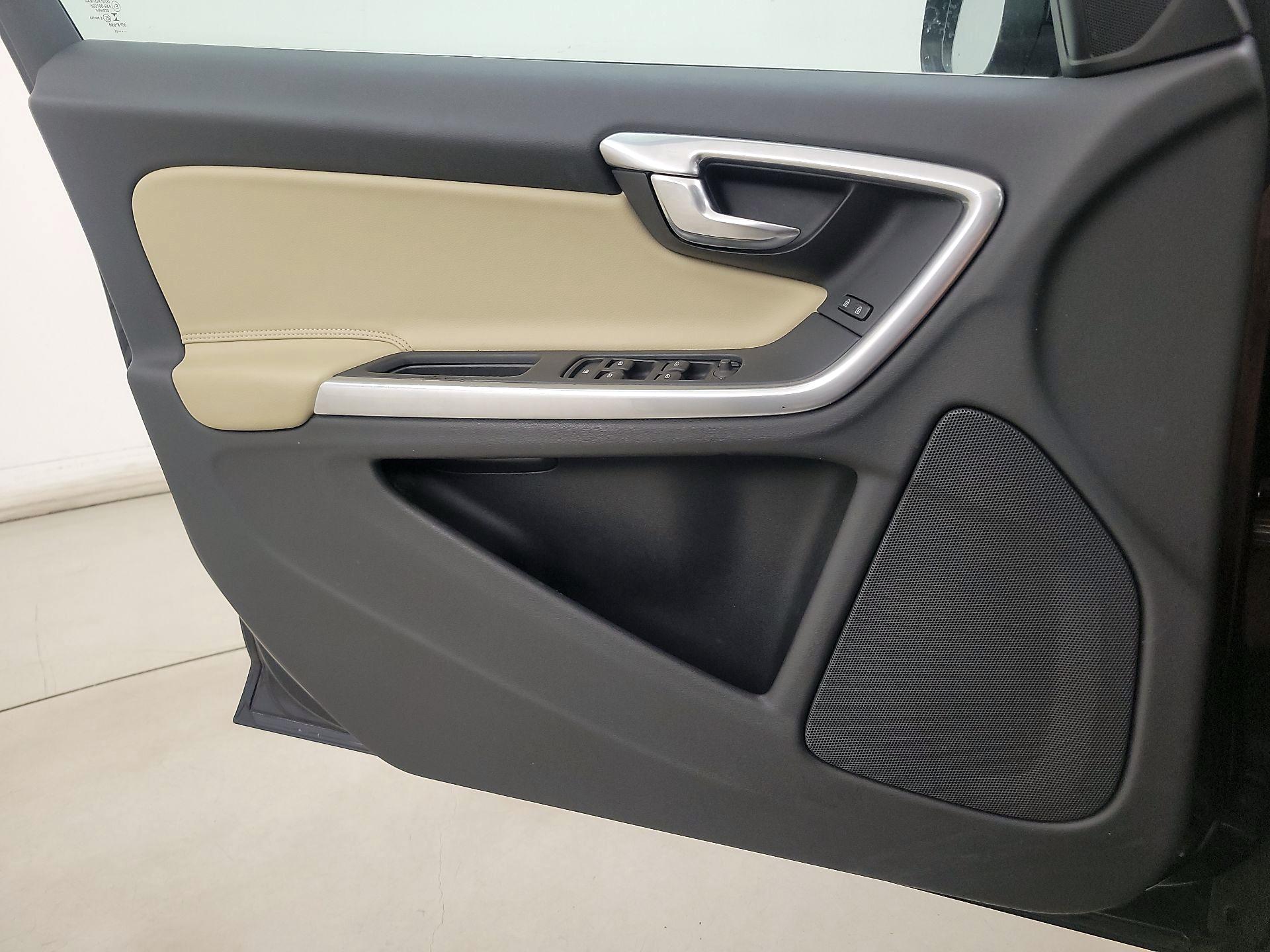 Thumbnail: 2016 Volvo S60 - 12