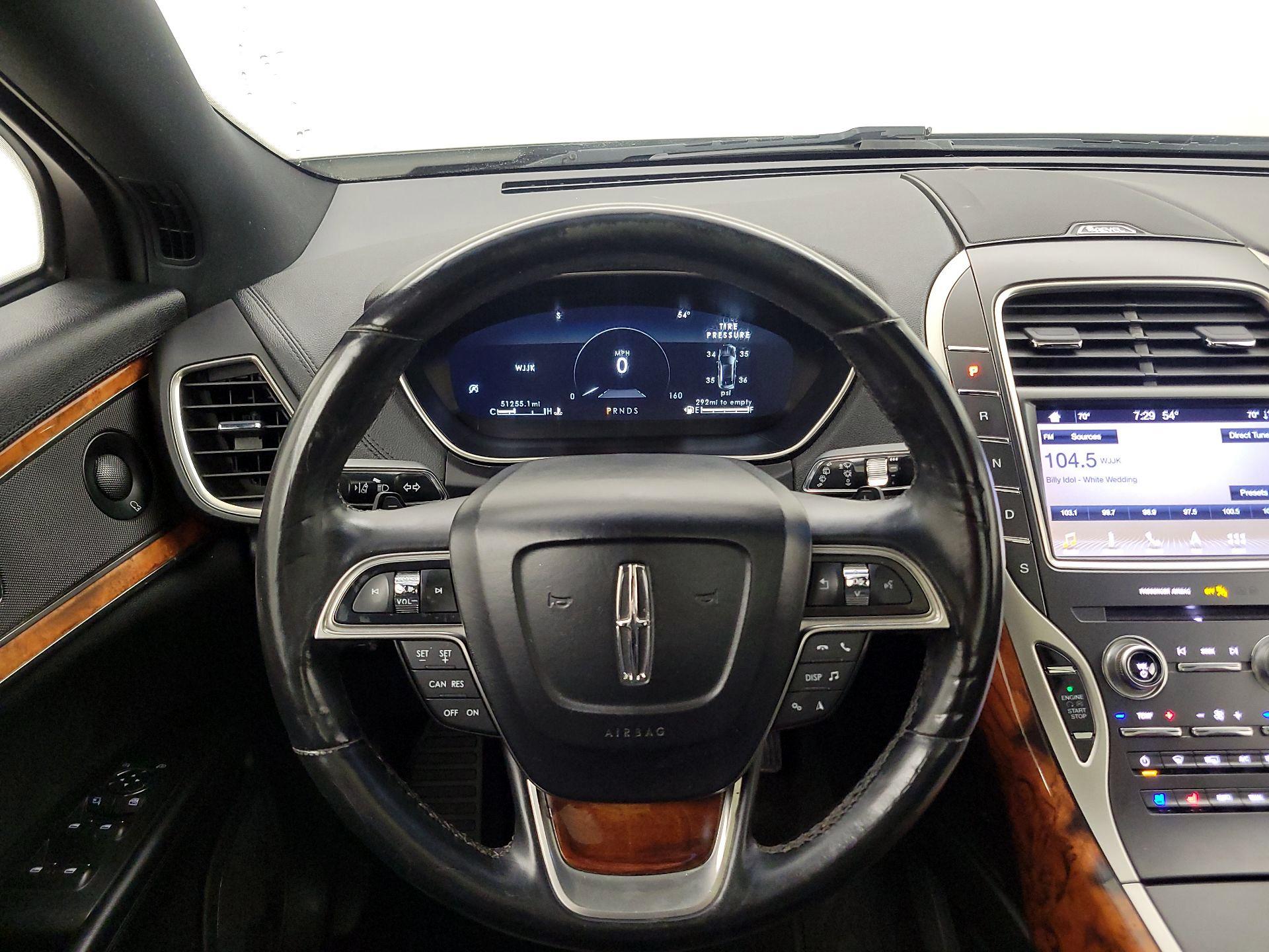 Thumbnail: 2019 Lincoln Nautilus - 10