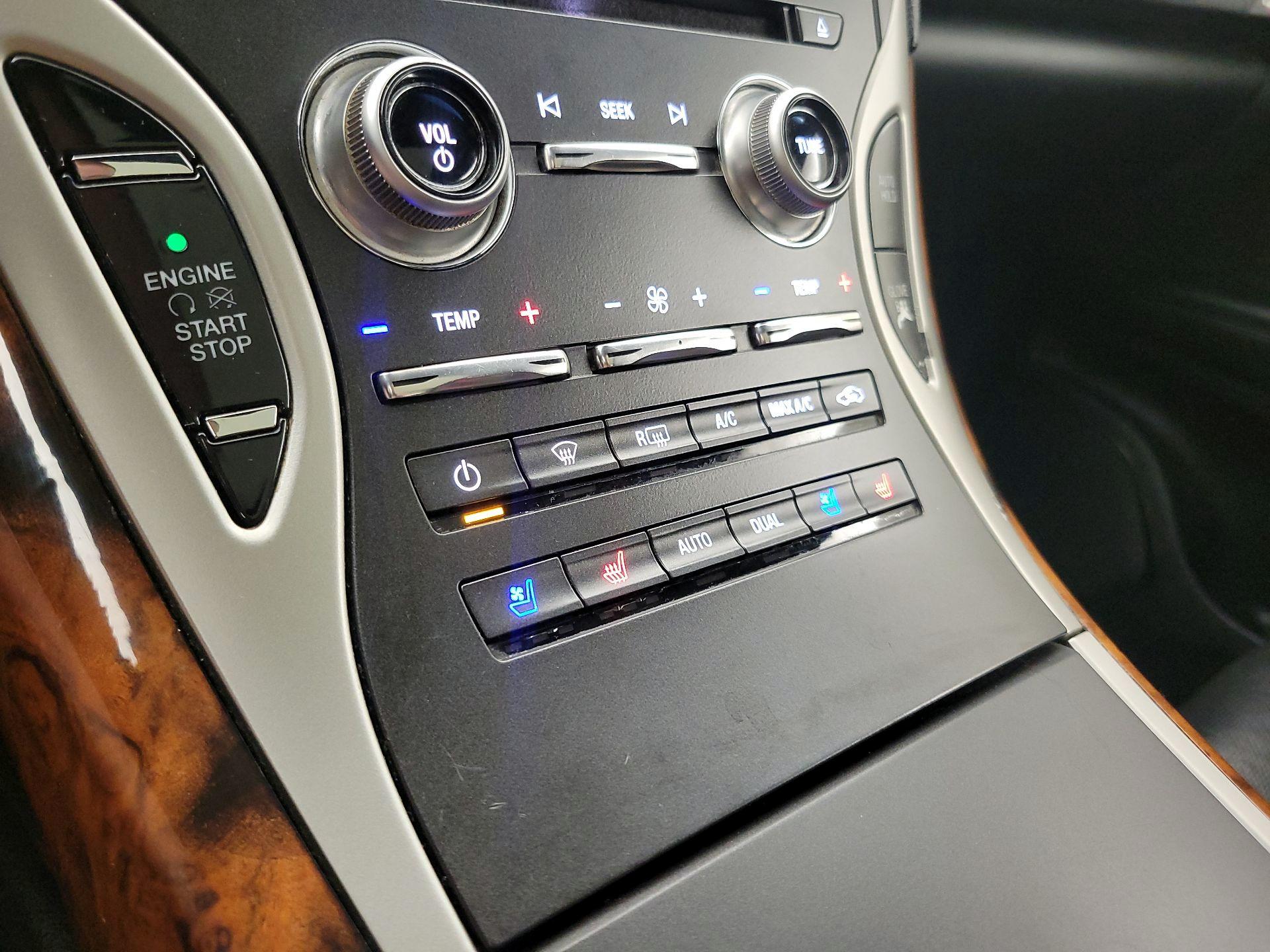 Thumbnail: 2019 Lincoln Nautilus - 17