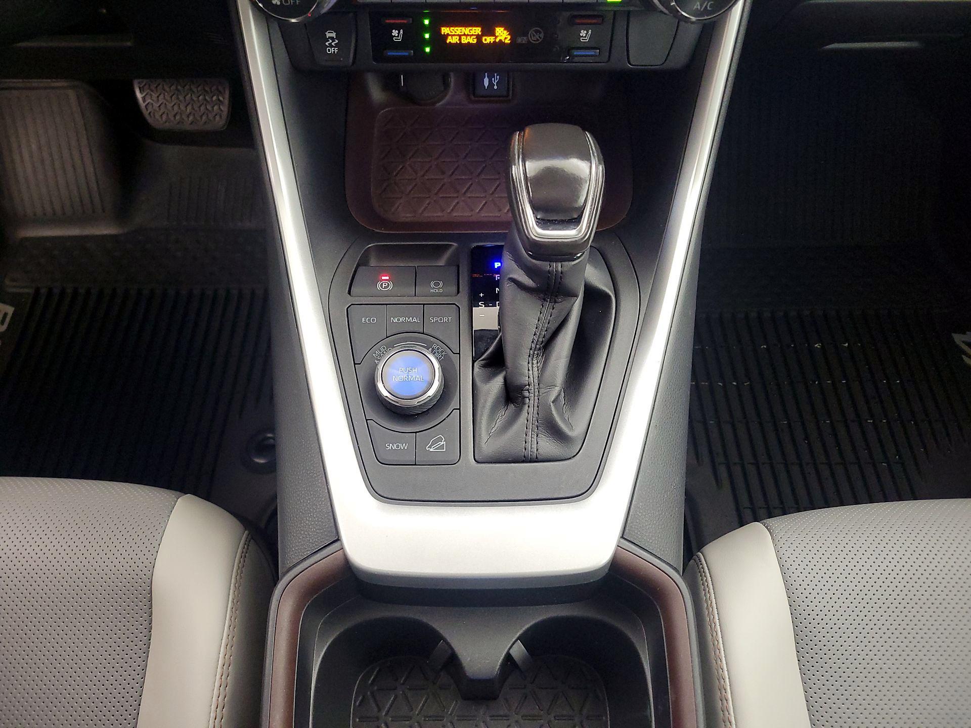 Thumbnail: 2019 Toyota RAV4 - 18