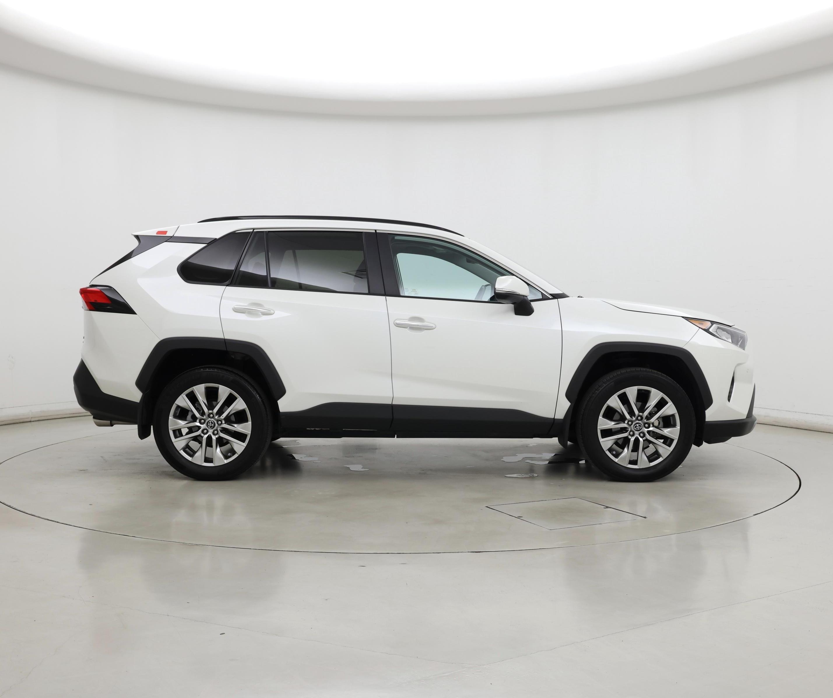 Thumbnail: 2019 Toyota RAV4 - 7