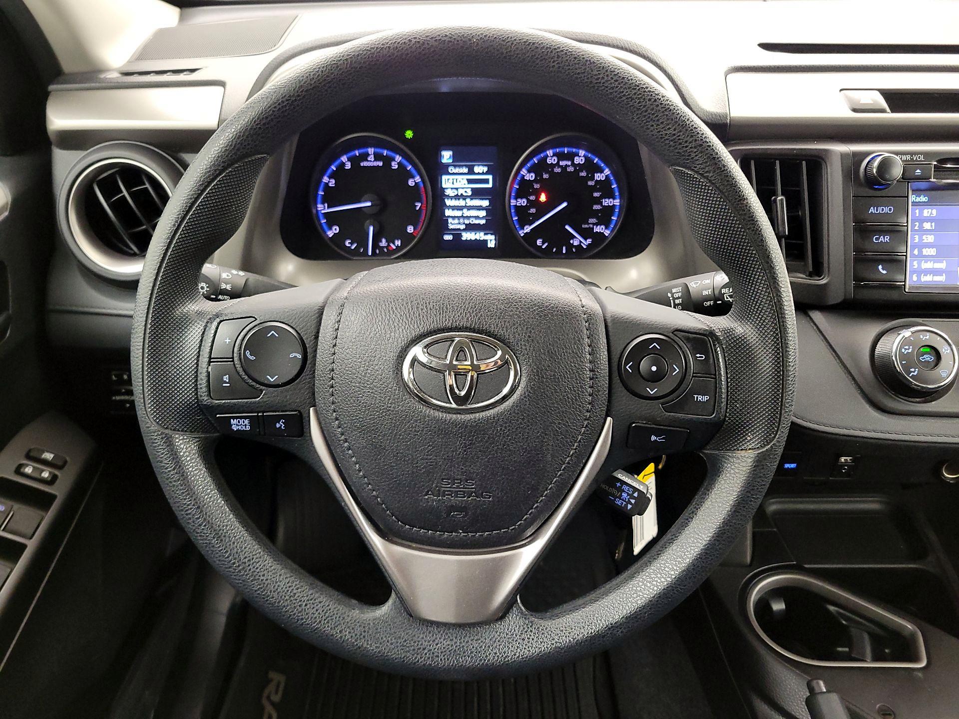 Thumbnail: 2018 Toyota RAV4 - 10