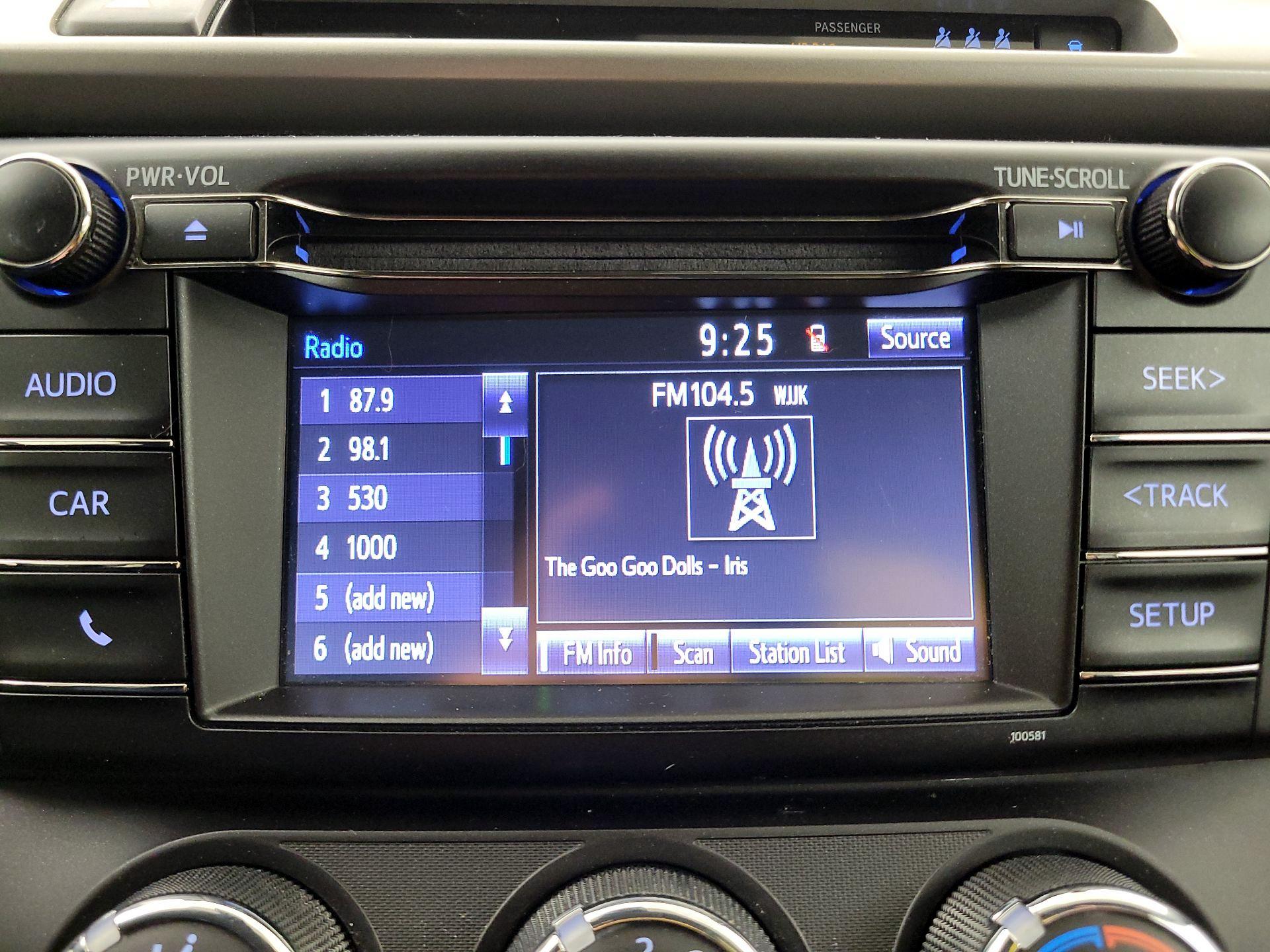 Thumbnail: 2018 Toyota RAV4 - 15