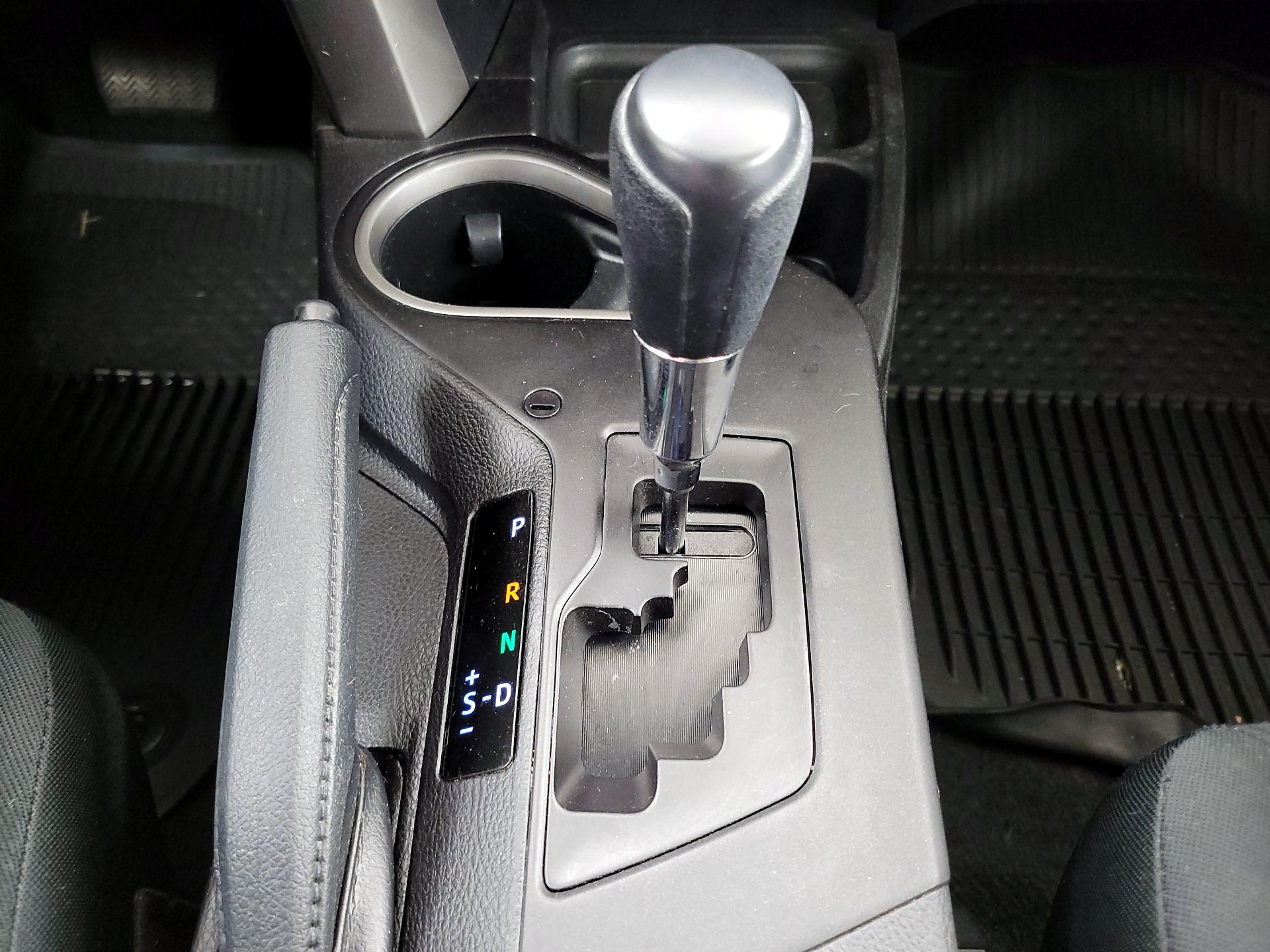 Thumbnail: 2018 Toyota RAV4 - 17