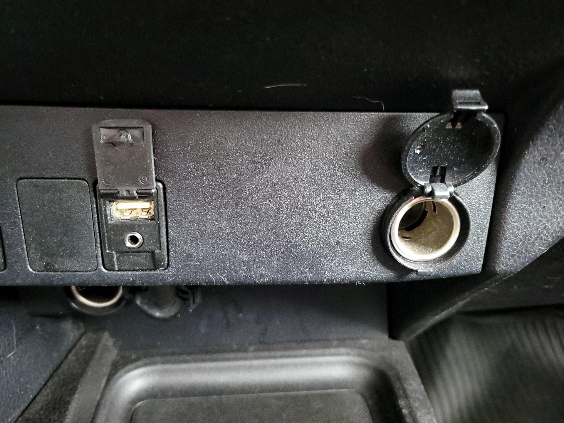 Thumbnail: 2018 Toyota RAV4 - 18