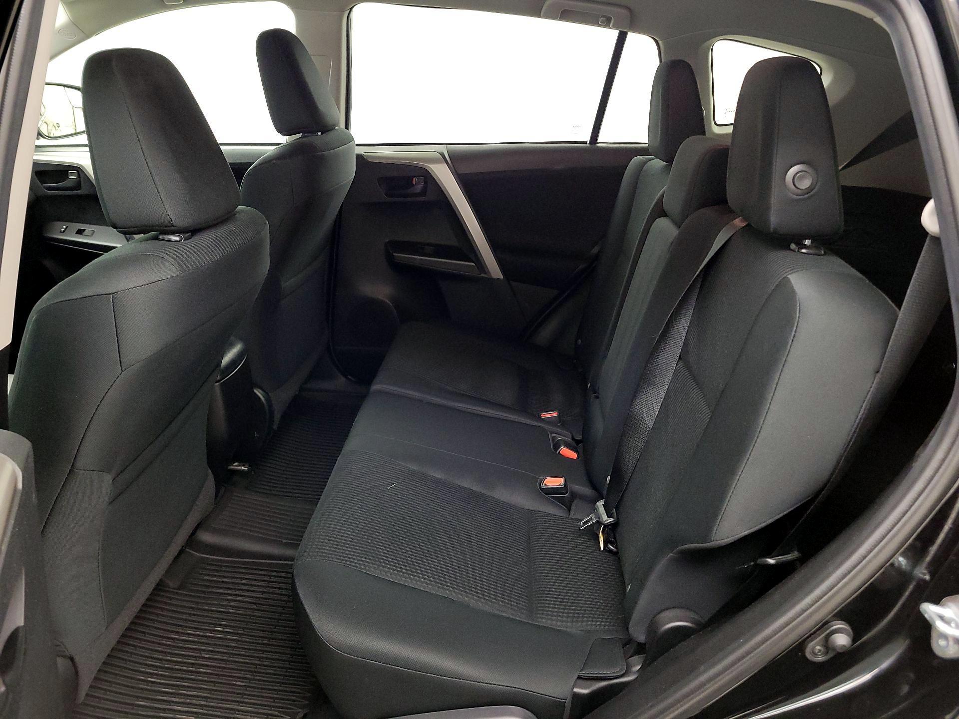 Thumbnail: 2018 Toyota RAV4 - 19