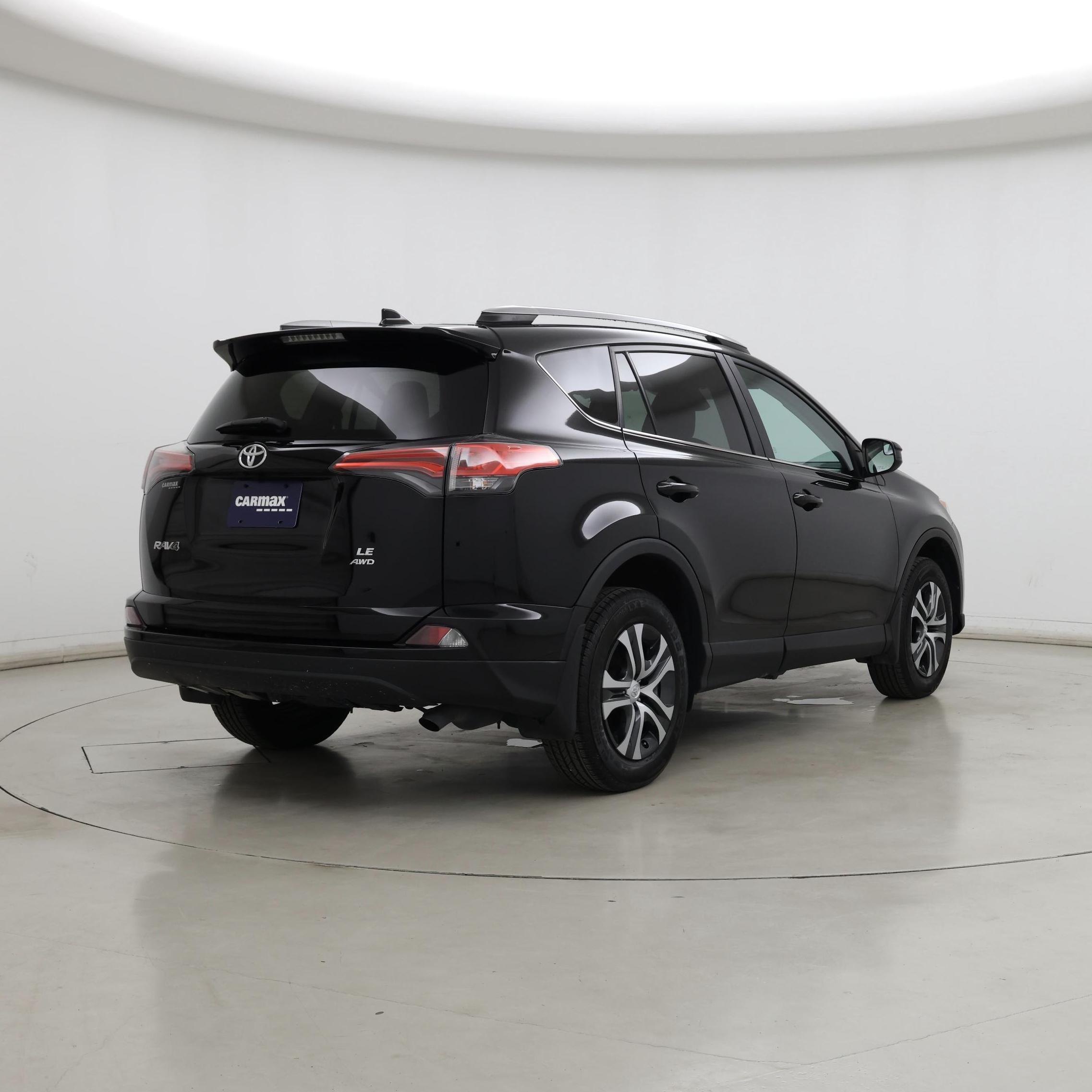 Thumbnail: 2018 Toyota RAV4 - 8
