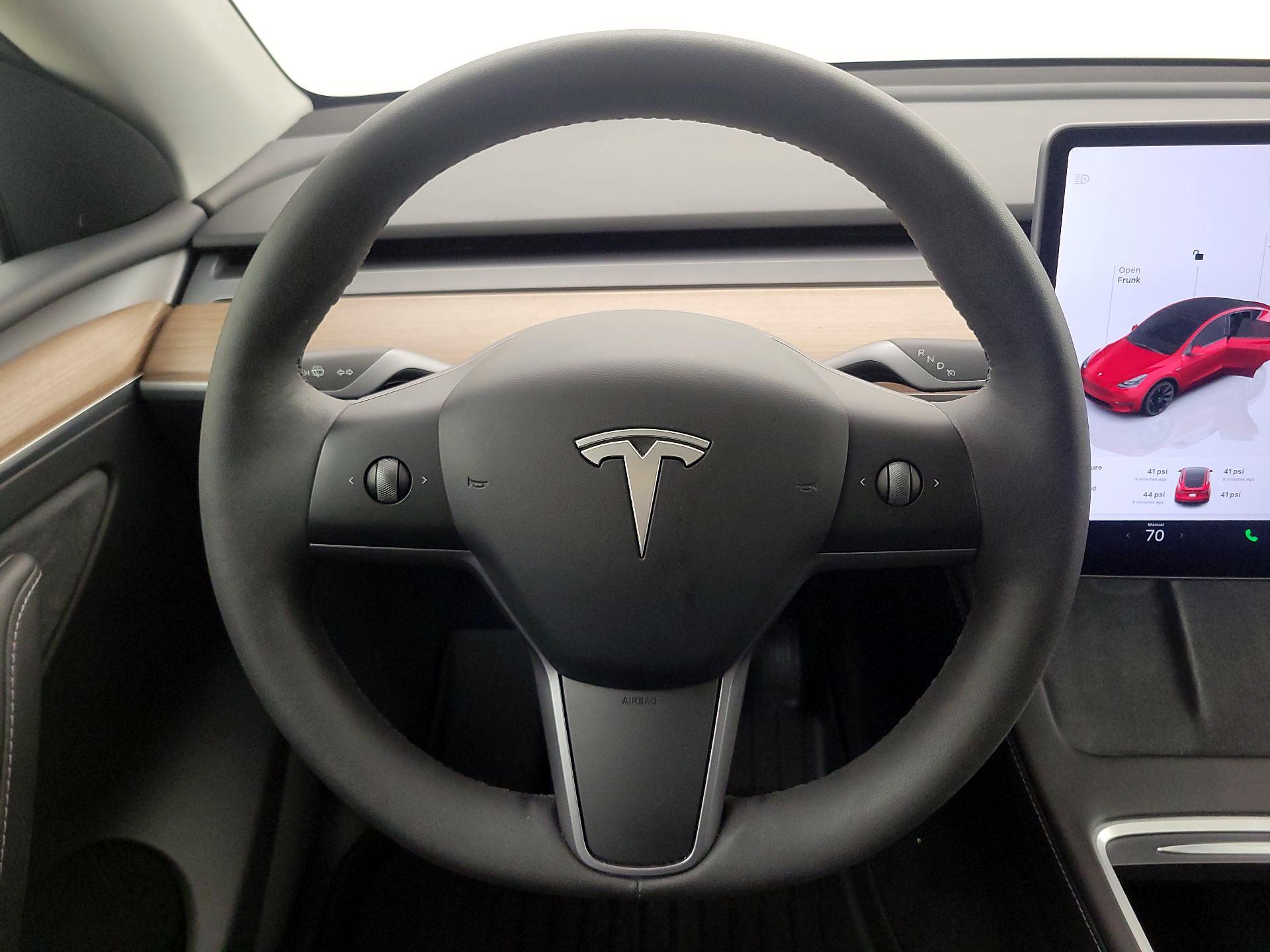 Thumbnail: 2023 Tesla Model Y - 10