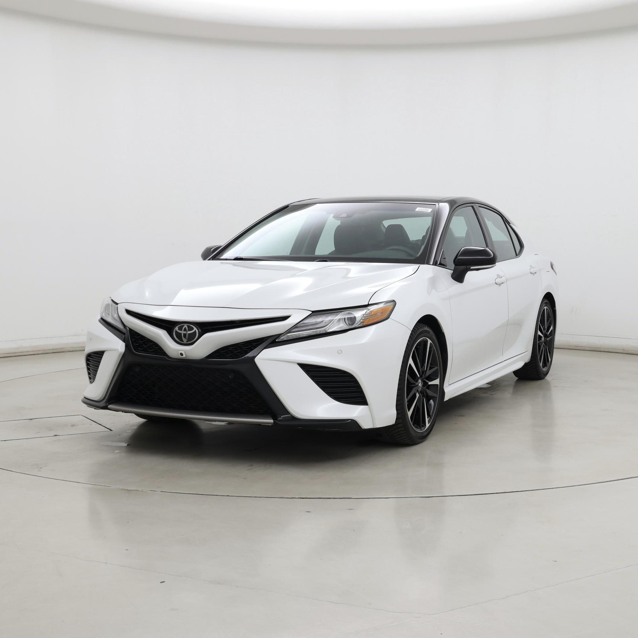 Thumbnail: 2018 Toyota Camry - 4