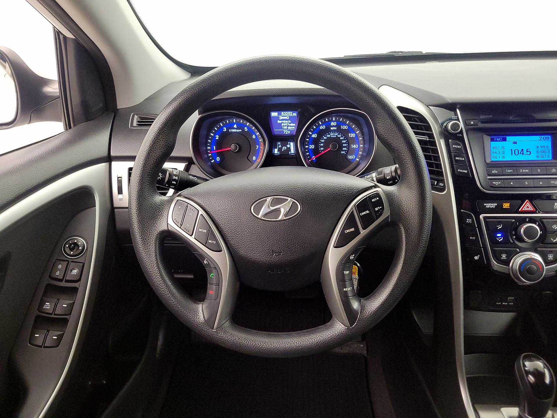 Thumbnail: 2016 Hyundai Elantra - 10