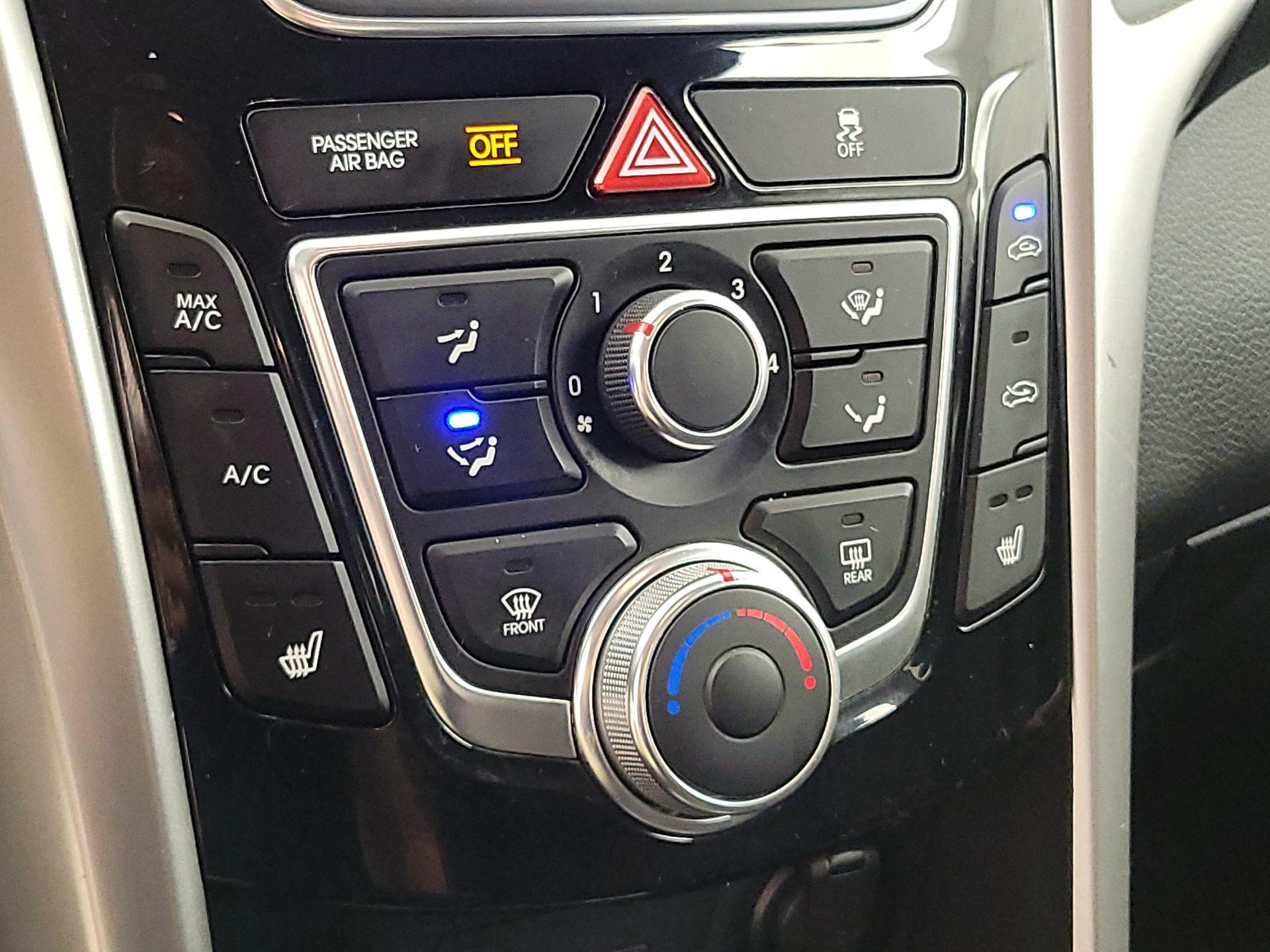 Thumbnail: 2016 Hyundai Elantra - 15