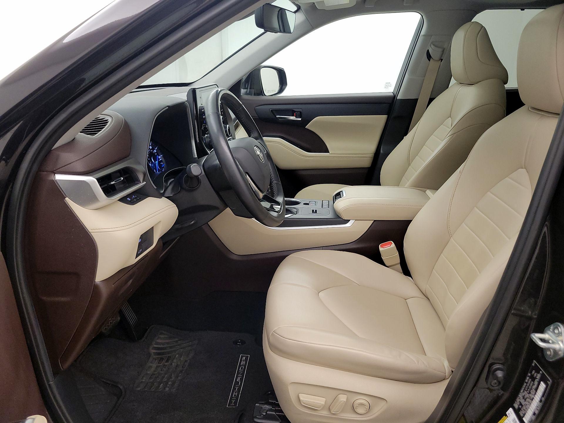 Thumbnail: 2021 Toyota Highlander - 11