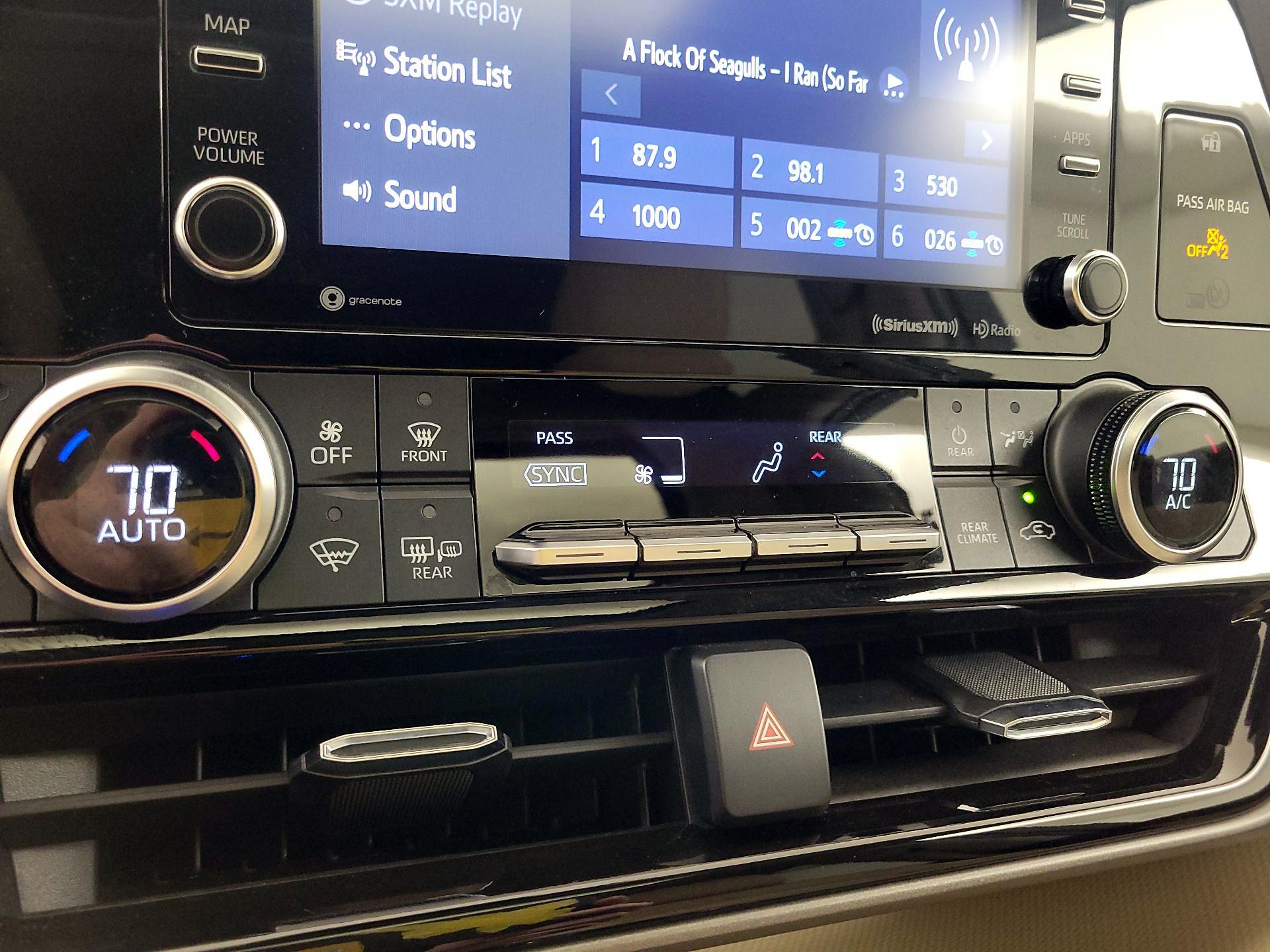 Thumbnail: 2021 Toyota Highlander - 16