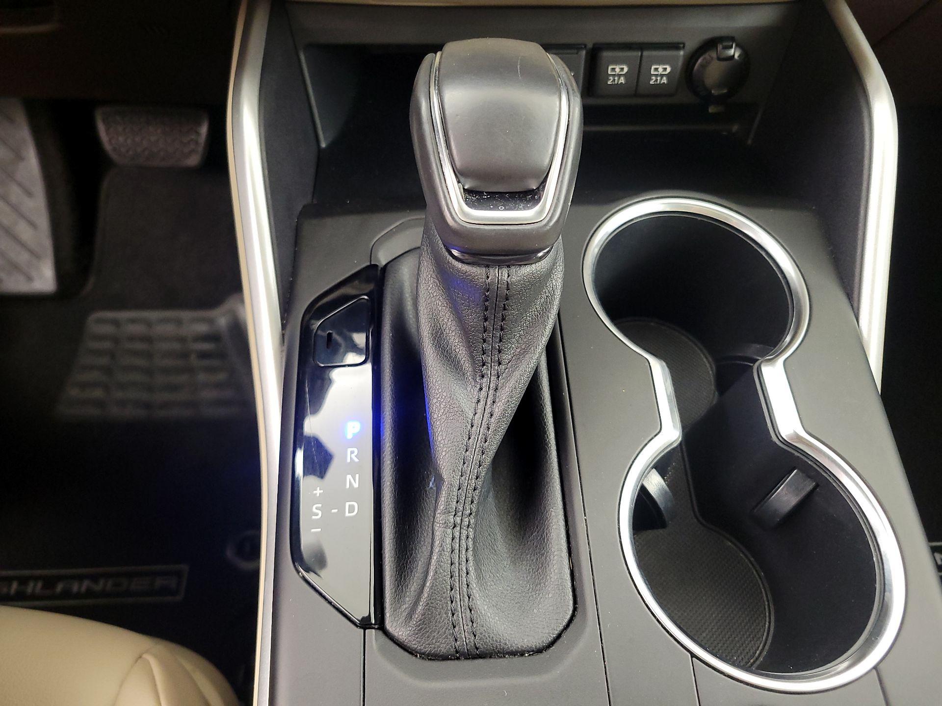 Thumbnail: 2021 Toyota Highlander - 17