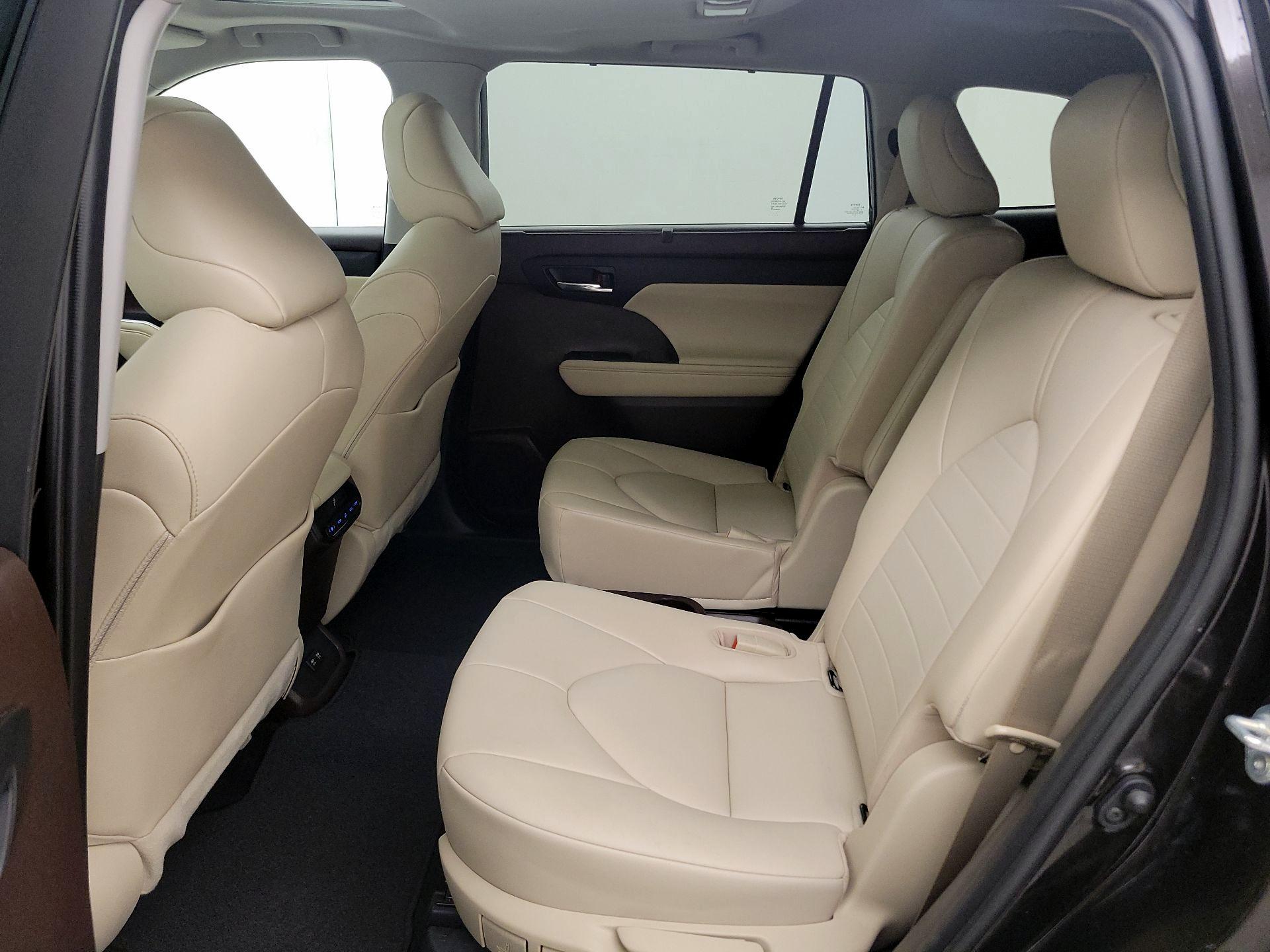 Thumbnail: 2021 Toyota Highlander - 19