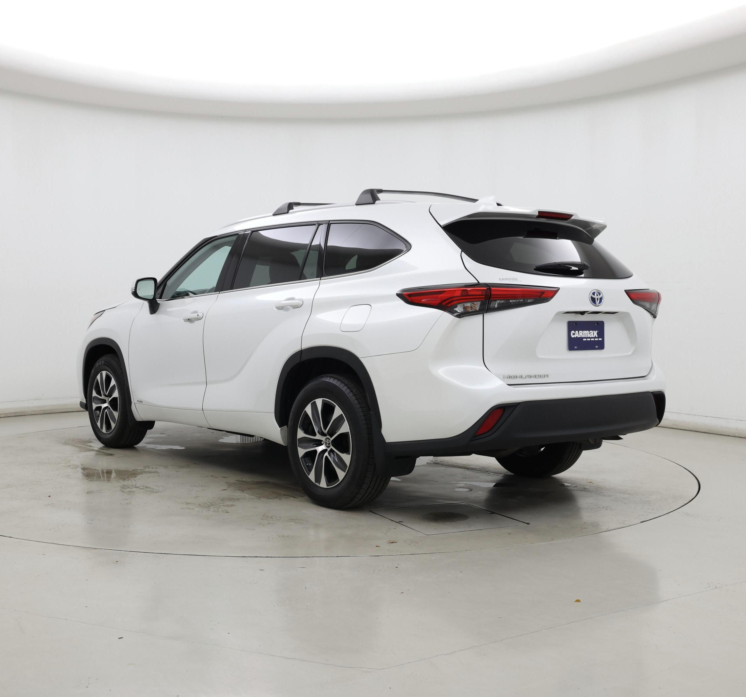 Thumbnail: 2022 Toyota Highlander - 2