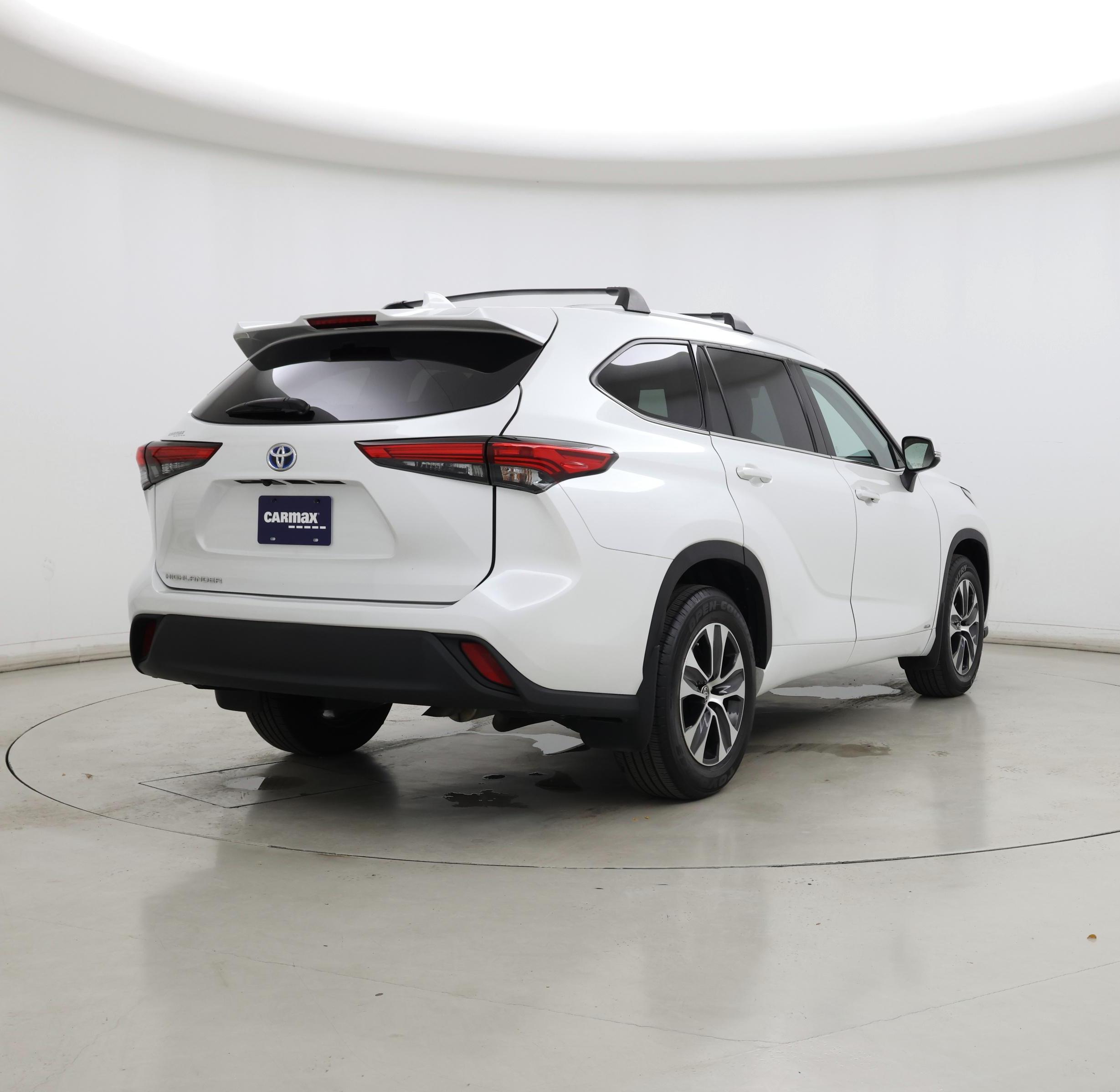 Thumbnail: 2022 Toyota Highlander - 8