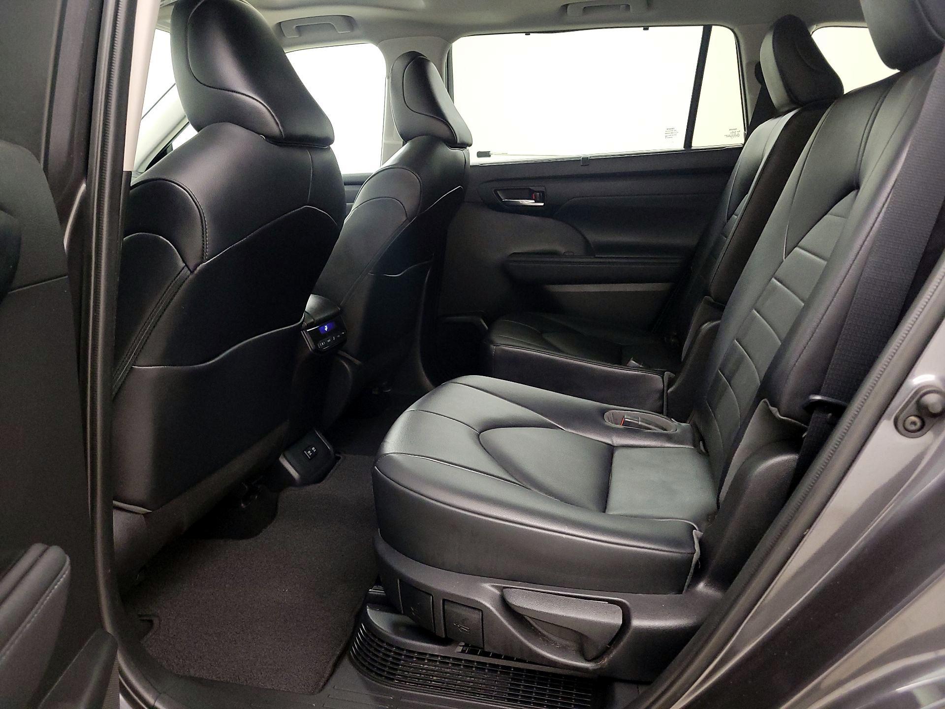Thumbnail: 2021 Toyota Highlander - 20