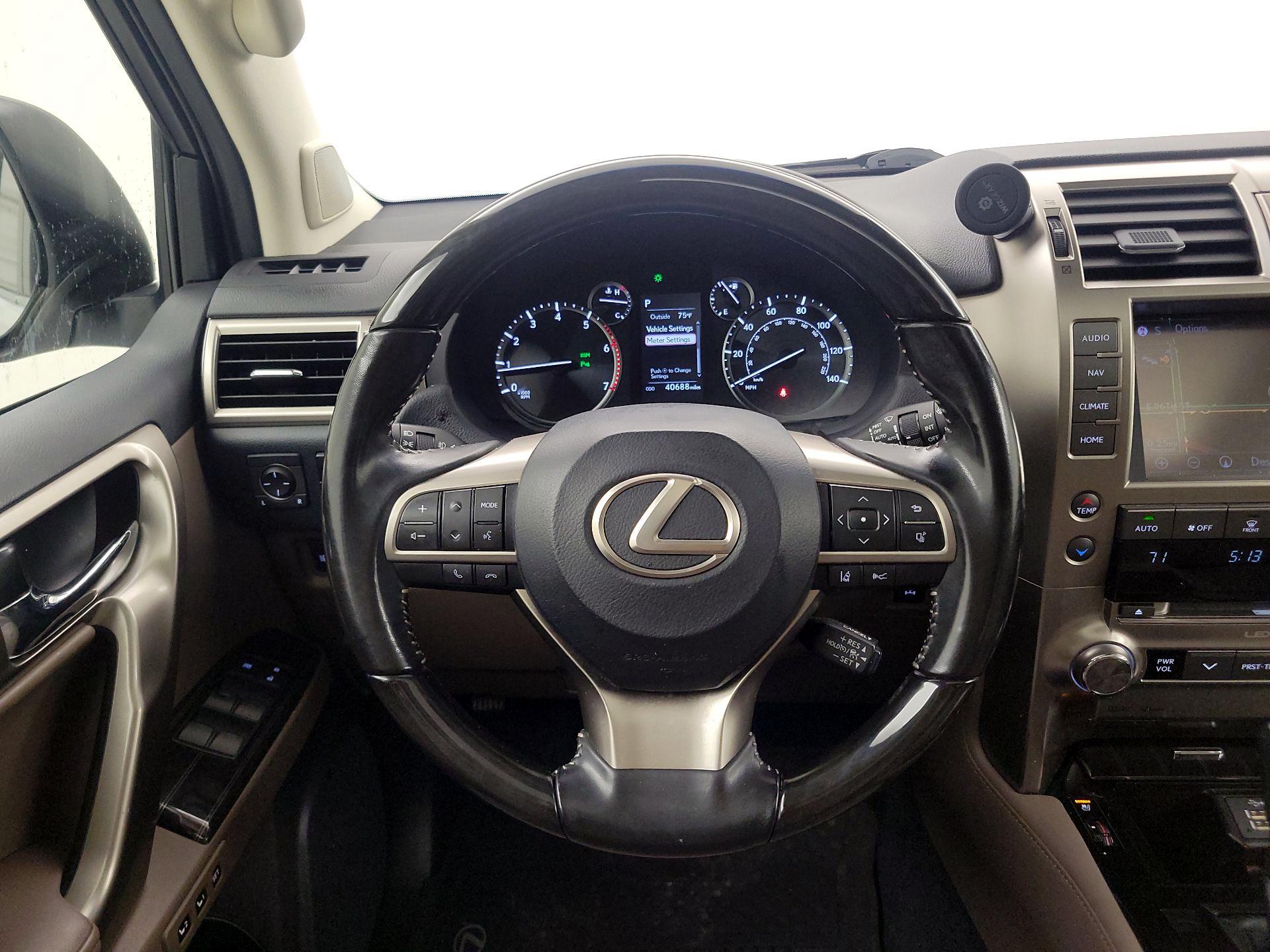 Thumbnail: 2020 Lexus GX - 10