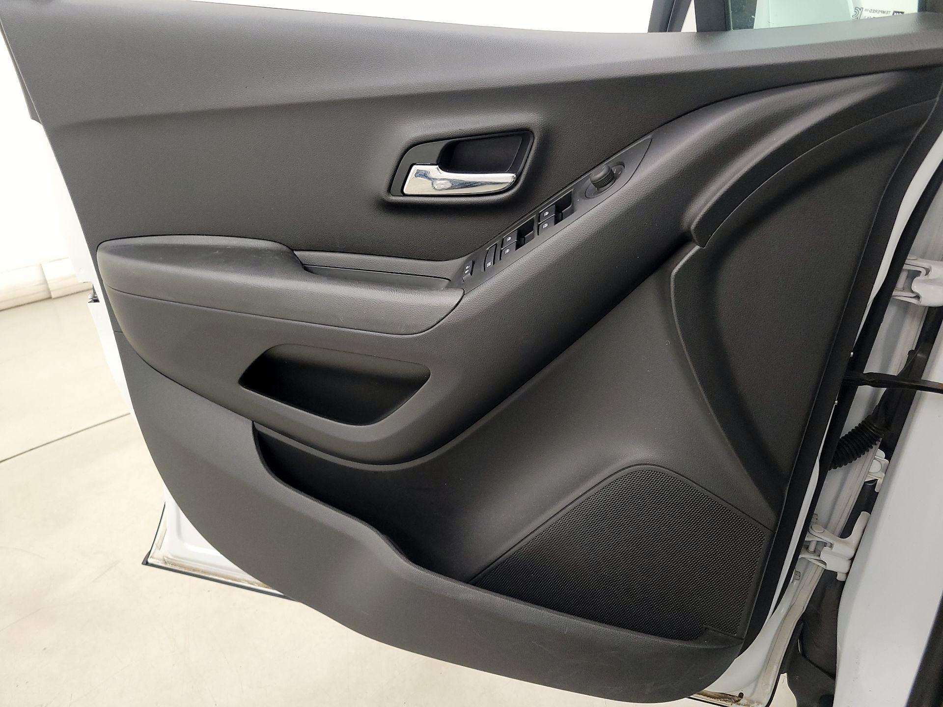 Thumbnail: 2019 Chevrolet Trax - 12
