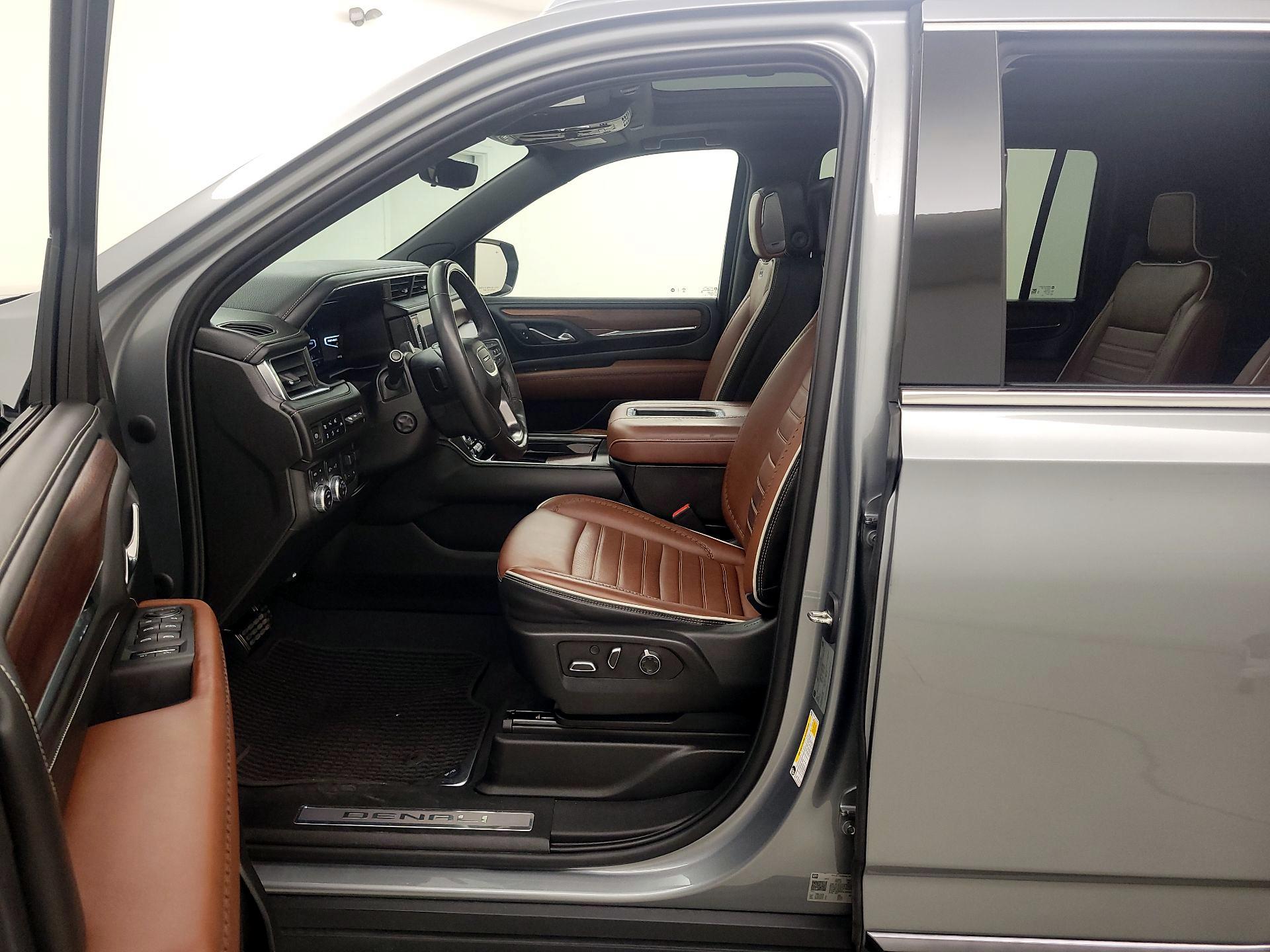 Thumbnail: 2023 GMC Yukon XL - 11