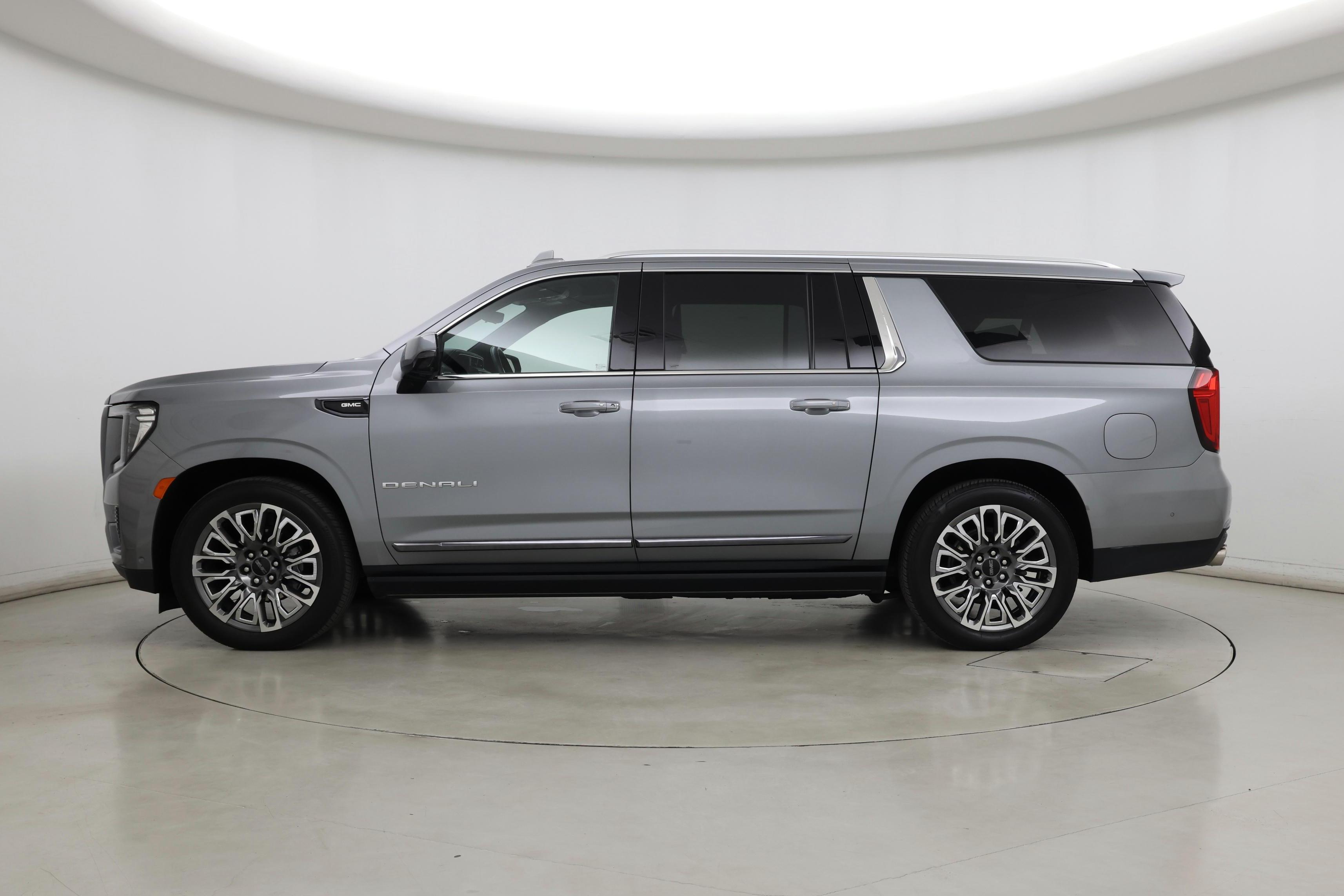 Thumbnail: 2023 GMC Yukon XL - 3