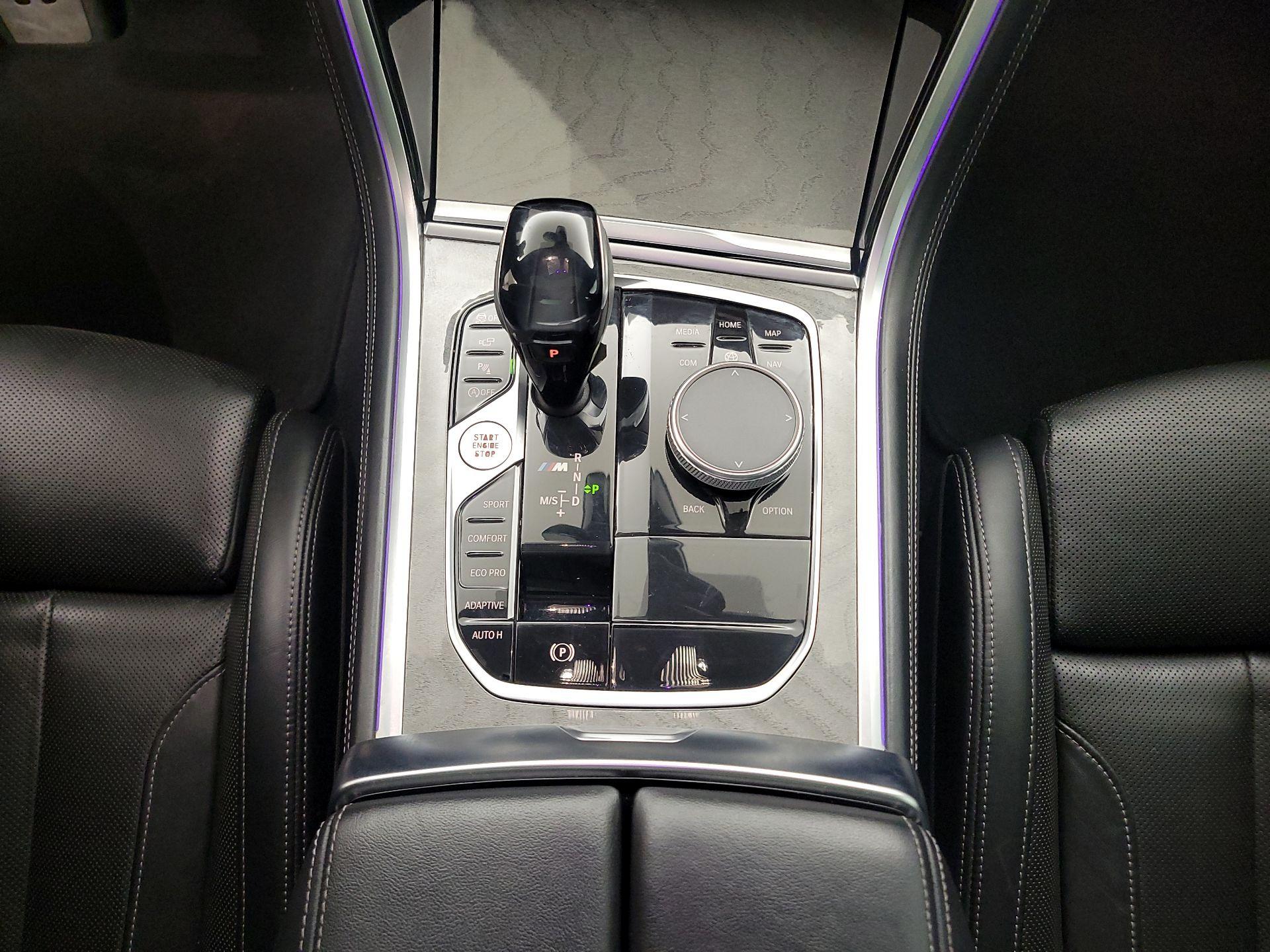 Thumbnail: 2021 BMW 8 Series - 18