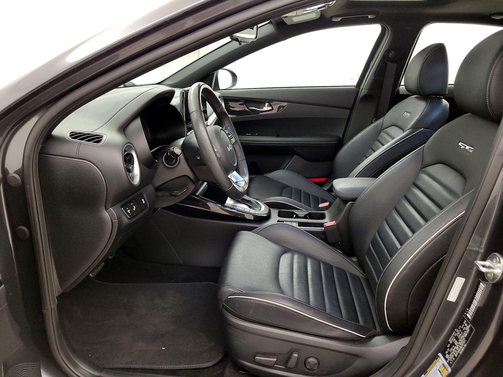 Thumbnail: 2022 Kia Forte - 11