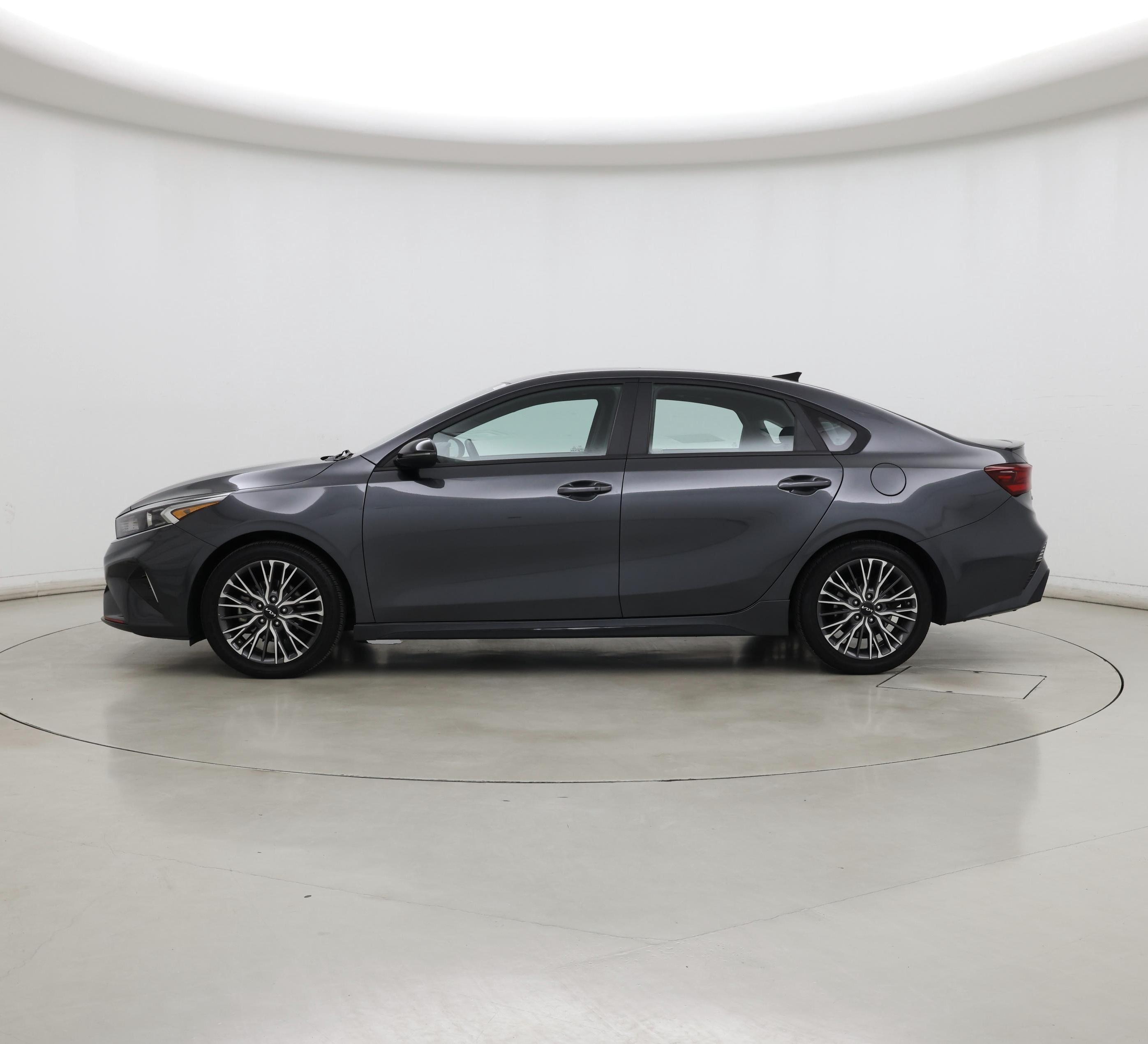 Thumbnail: 2022 Kia Forte - 3