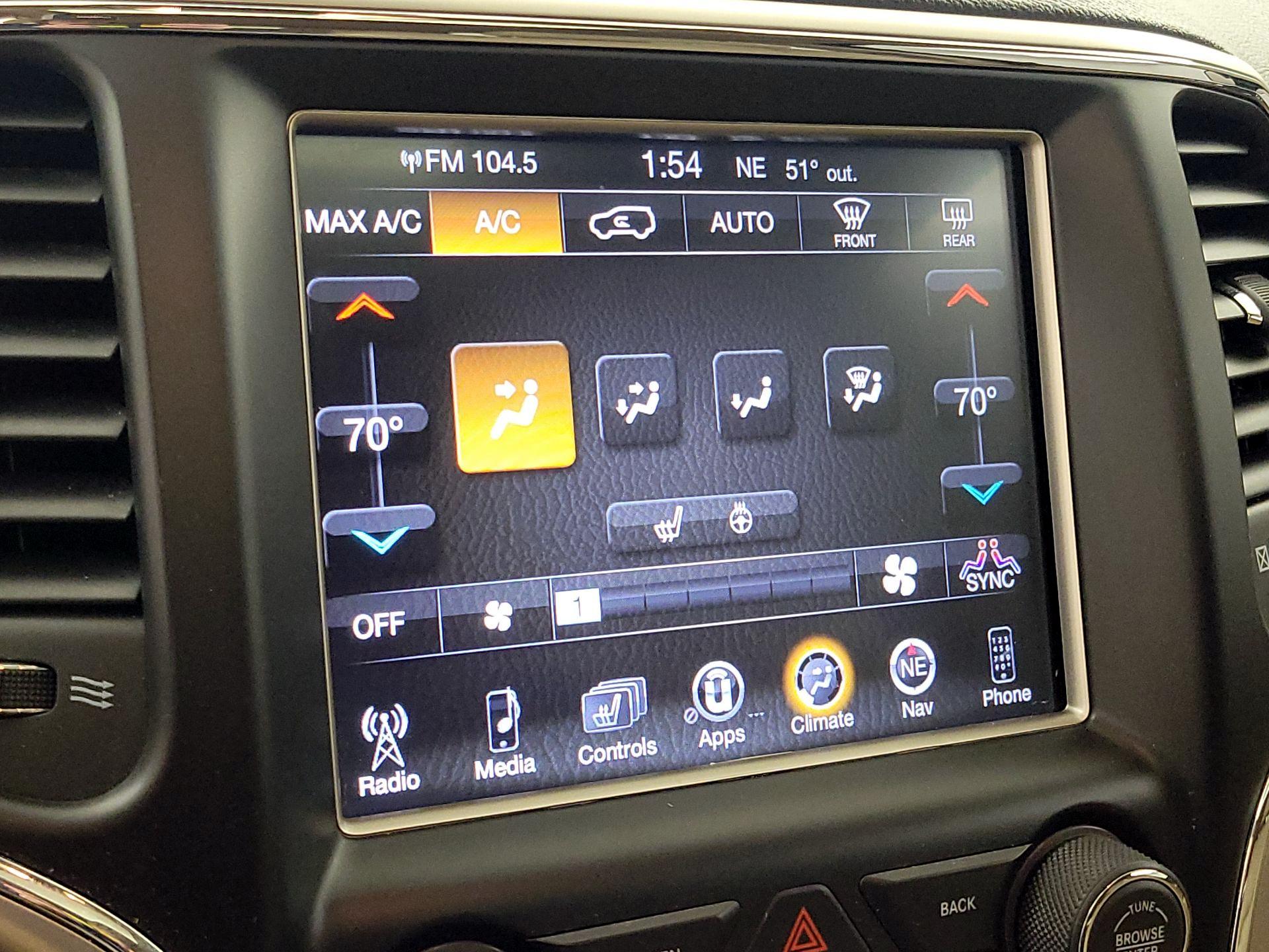 Thumbnail: 2014 Jeep Grand Cherokee - 17