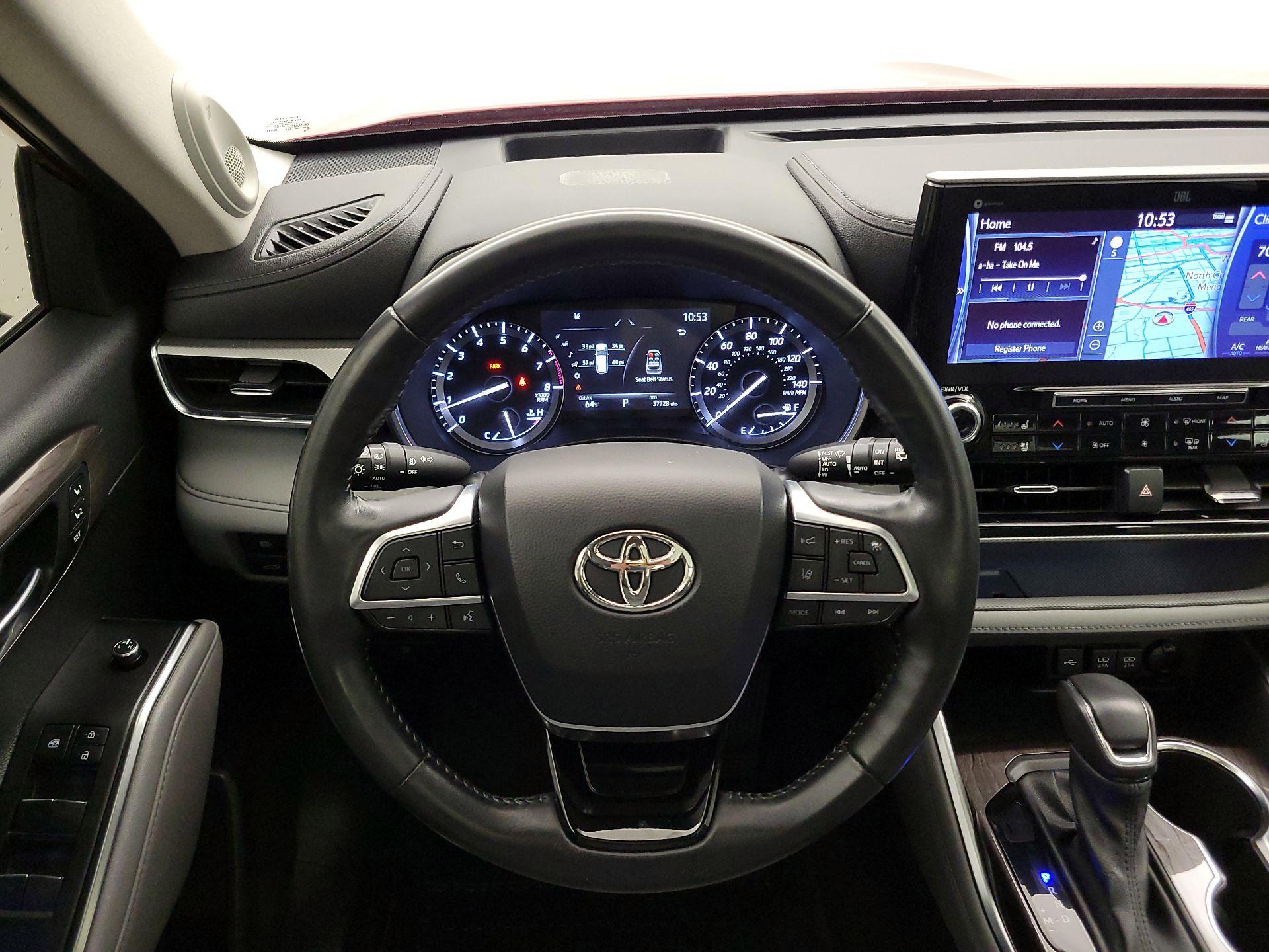 Thumbnail: 2021 Toyota Highlander - 10