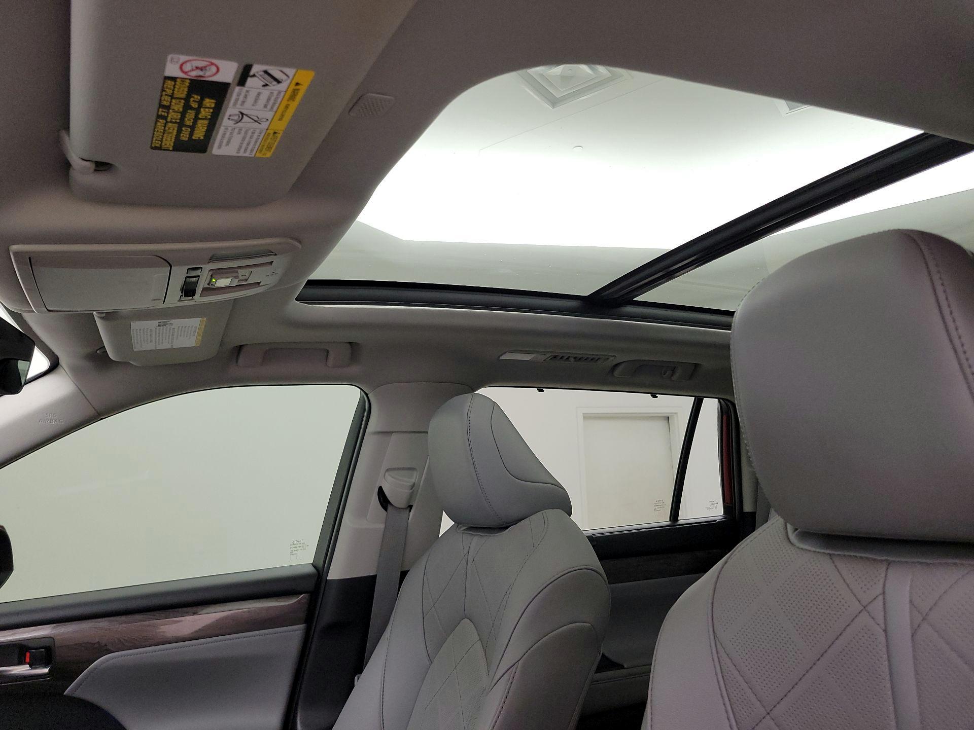 Thumbnail: 2021 Toyota Highlander - 20